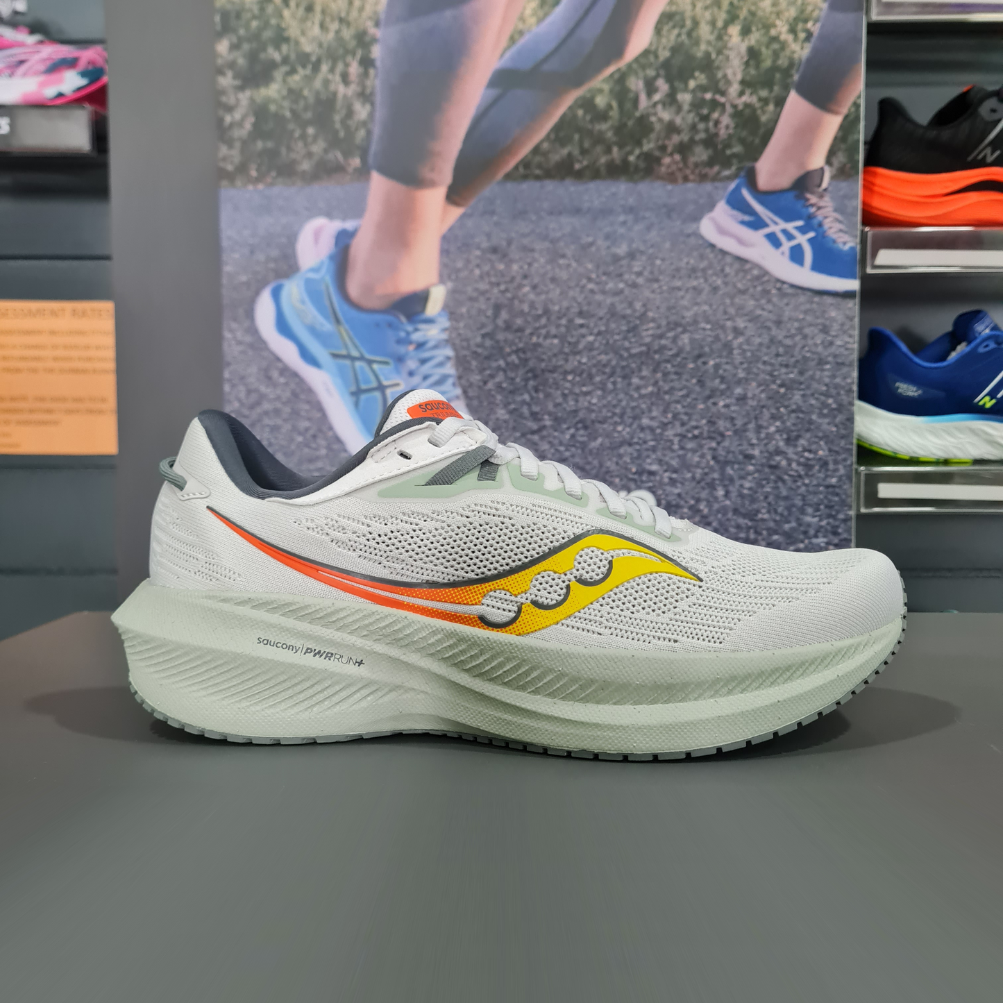 Saucony Triumph 21 Womens - Durban Runner 4.5 / Lotus/Bough