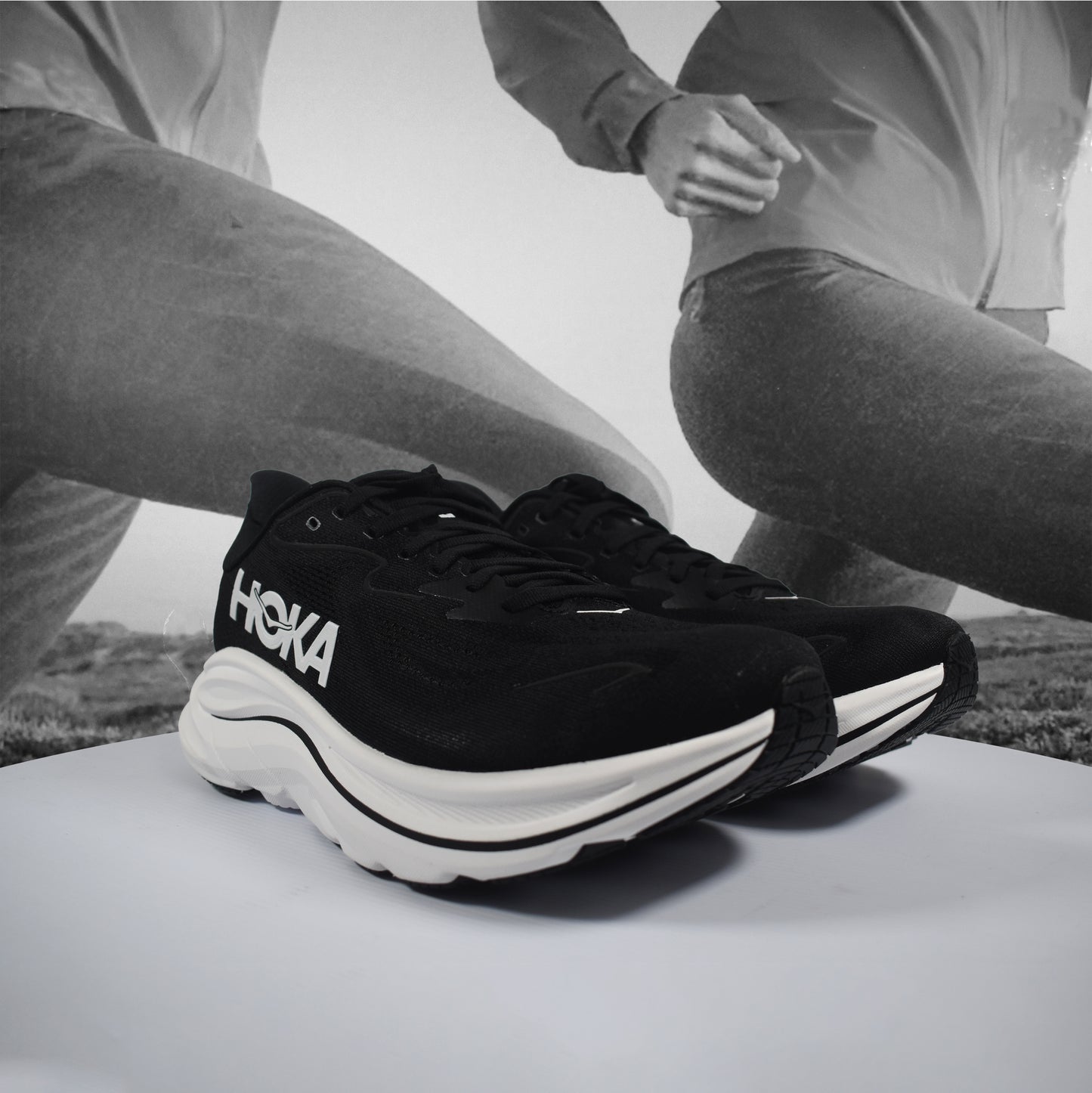 Hoka Clifton 10 Wide Mens Road Running - Durban Runner 7 / BWHT
