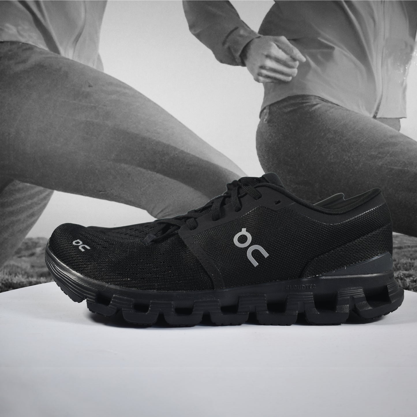 On Mens Cloud X 4 Training Shoes - Durban Runner 7.5 / Black - Eclipse