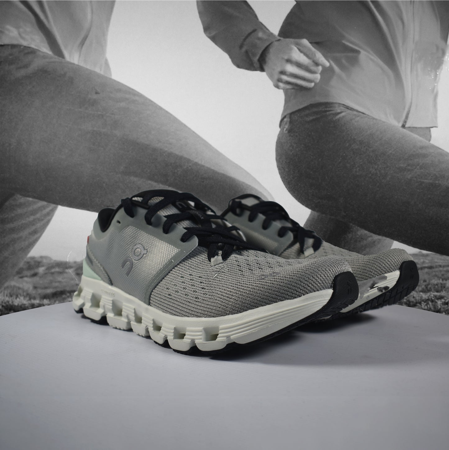 On Cloud X 4 Mens Training Shoes - Durban Runner 7 / Tin - Iceberg