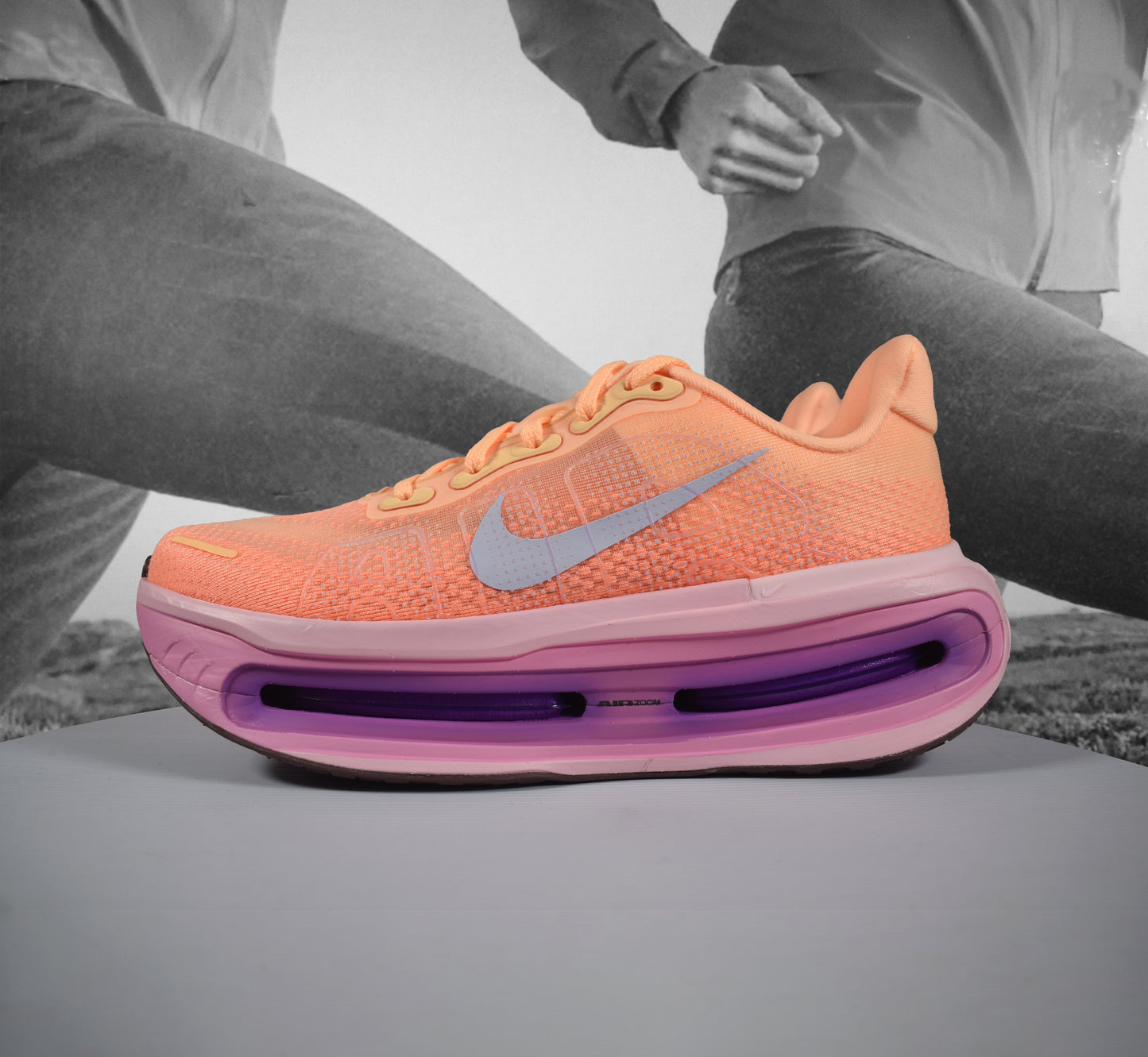 Nike Vomero Premium Womens Road Running Shoes - Durban Runner TANGERINE TINT/TATTOO-BRIGHT CRIMSON / 5