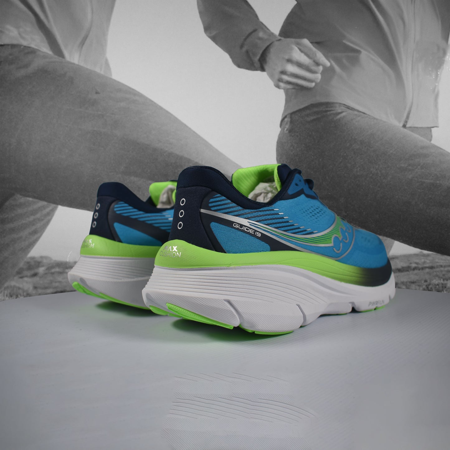 Saucony GUIDE 19 Mens Road Running Shoe - Durban Runner COBALT NAVY / 7