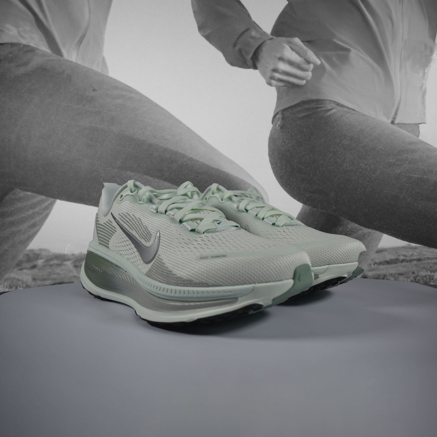Nike Vomero 18 Womens Running Shoes - Durban Runner BARELY GREEN/METALLIC SILVER-STEAM / 8.5