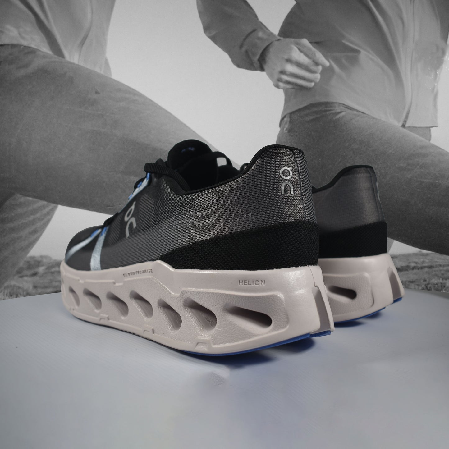 On Cloud Eclipse Mens Running Shoes - Durban Runner 4.5 / Black/Frost