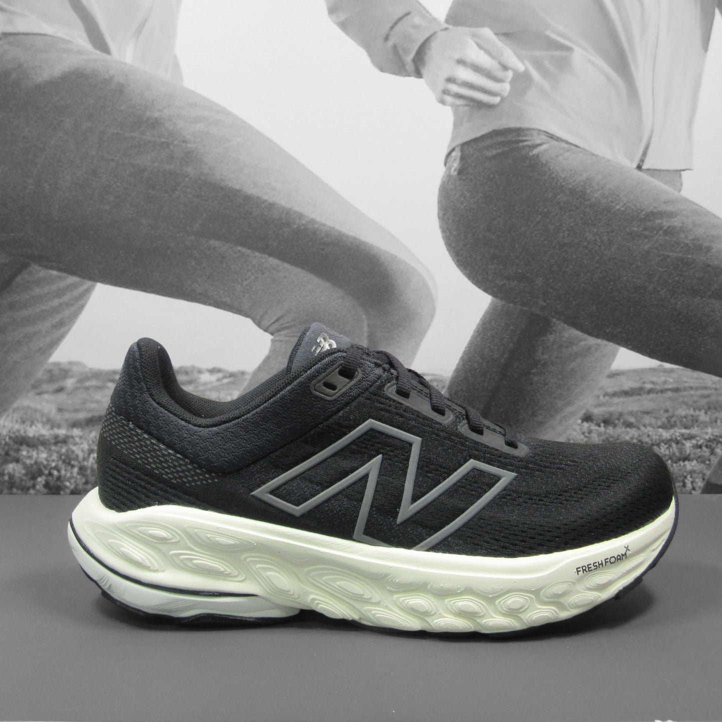 New Balance M880 V14 (D) Mens - Durban Runner 8.0 / Black White