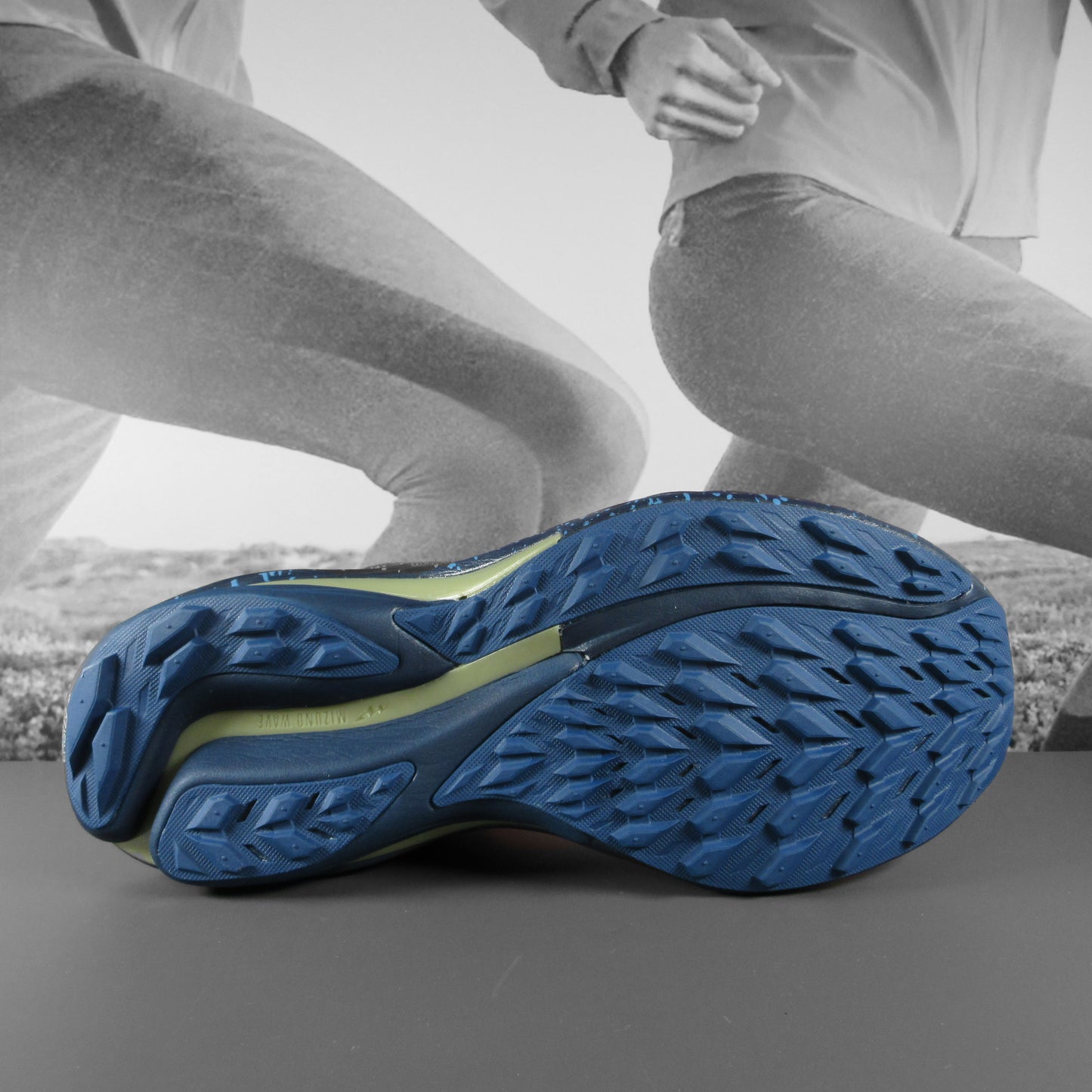 Mizuno Wave Rider TT2 Mens - Durban Runner 7.5 / navy/gold