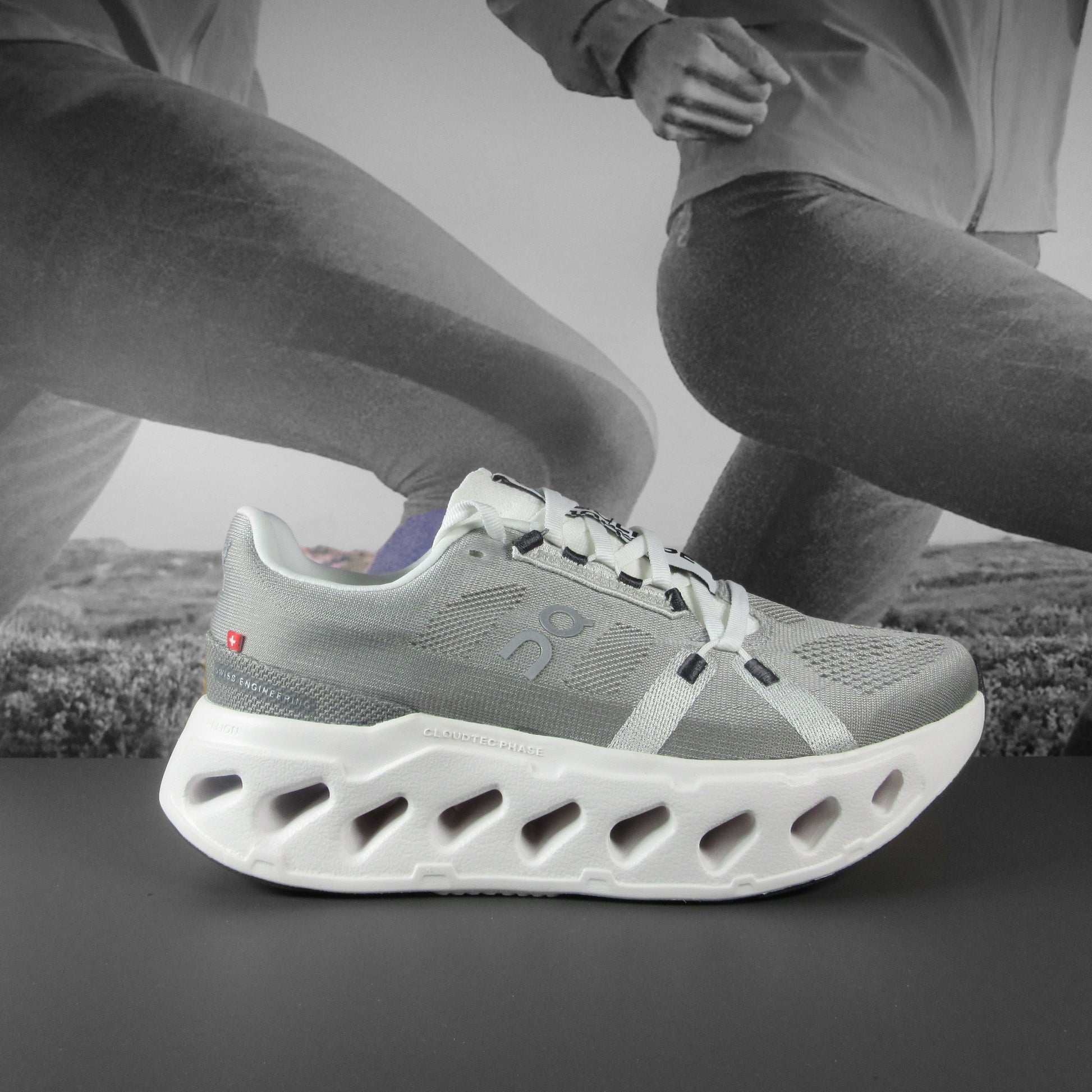 On Cloud Eclipse Womens - Durban Runner 4 / ALLOY/WHITE
