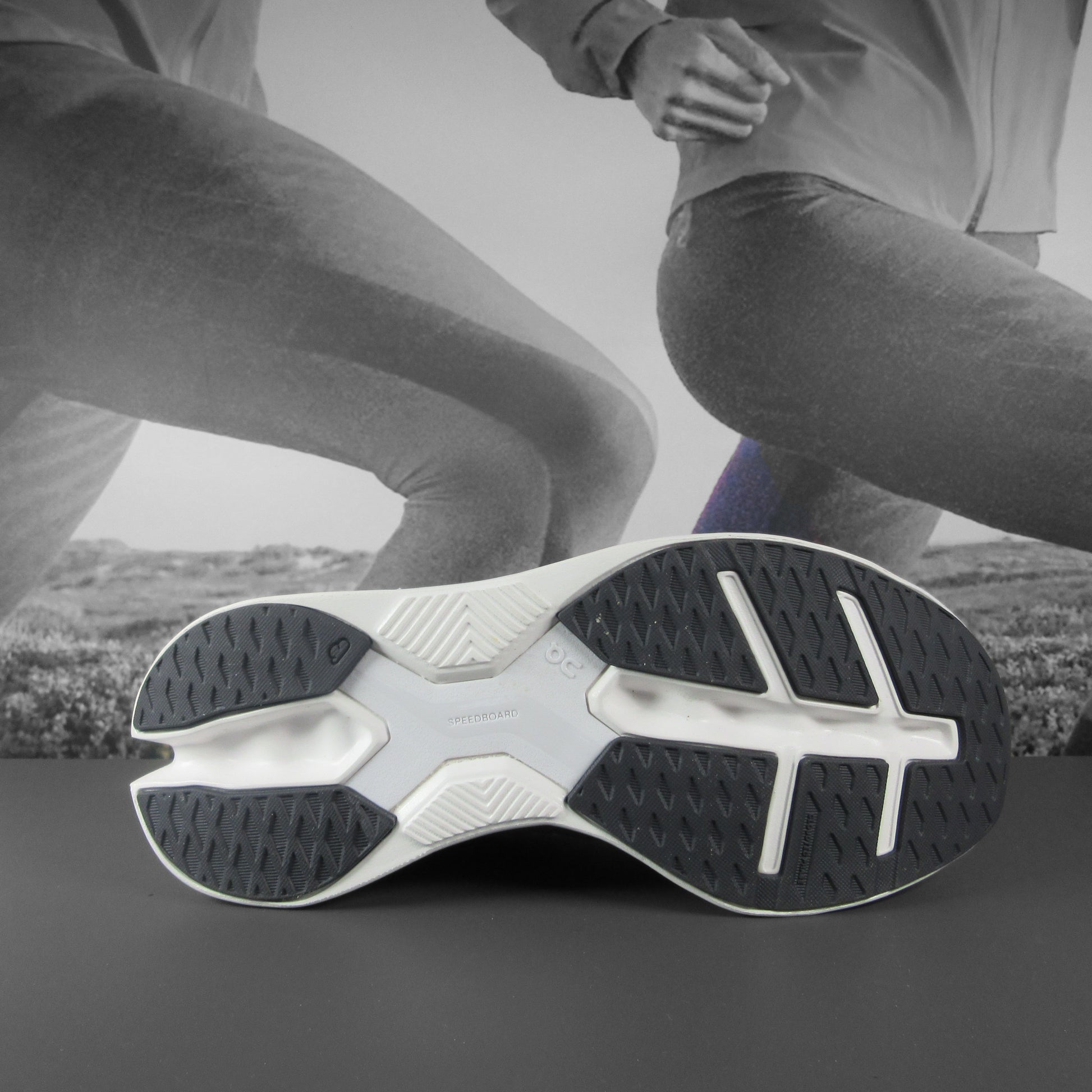 On Cloud Eclipse Womens - Durban Runner 4 / ALLOY/WHITE