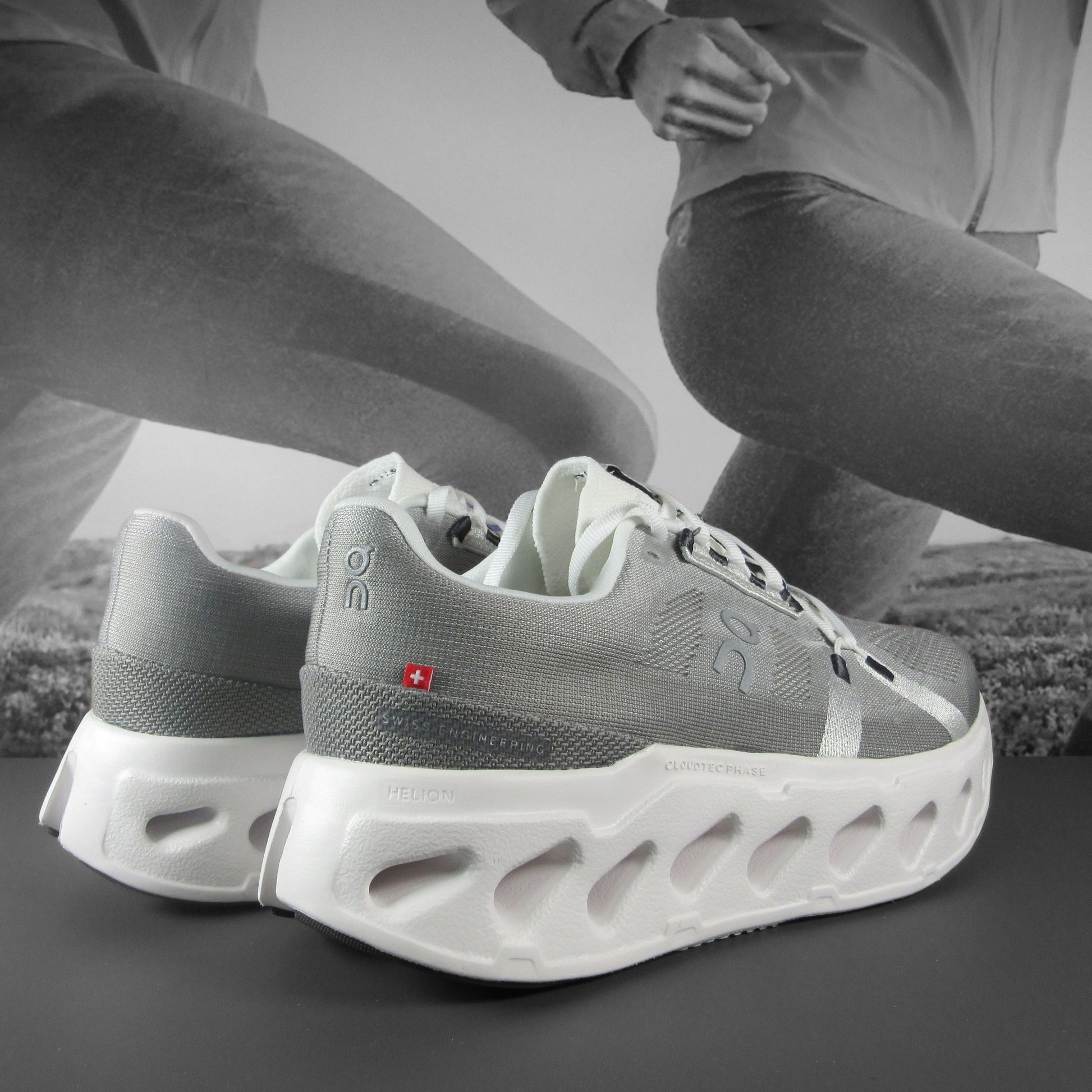 On Cloud Eclipse Womens - Durban Runner 4 / ALLOY/WHITE