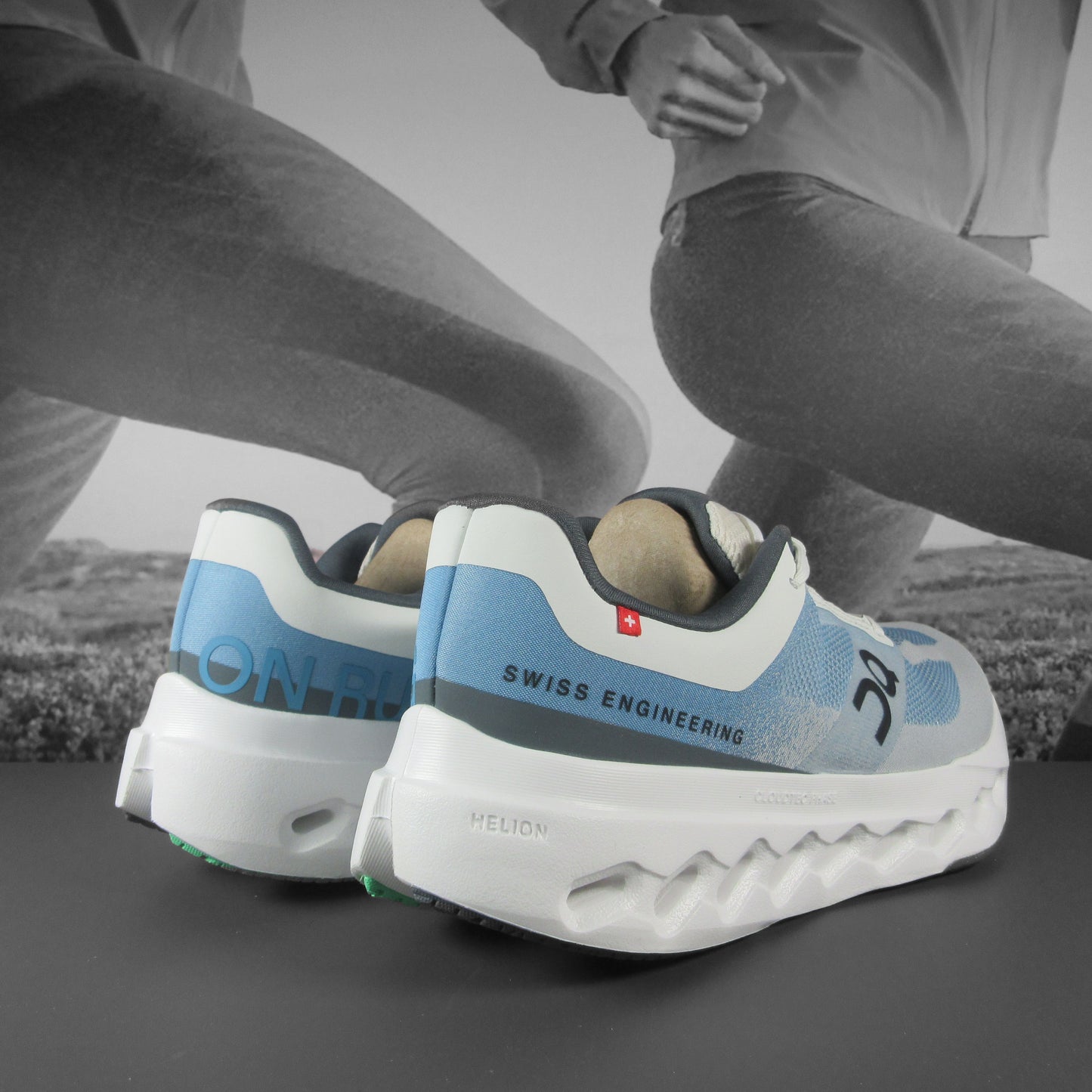 On Cloud Surfer Next Womens - Durban Runner 4 / niagara/white