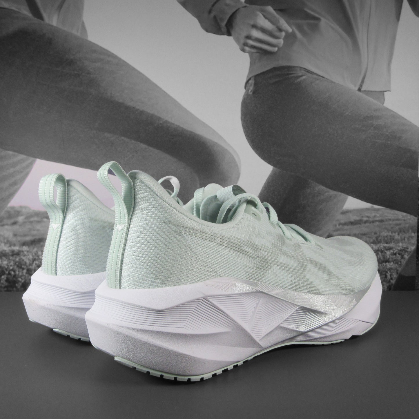 Asics Novablast 5 Womens - Durban Runner 4 / breeze/white