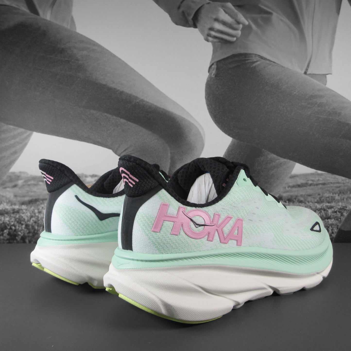 Hoka Clifton 9 Womens - Durban Runner 4 / MNW