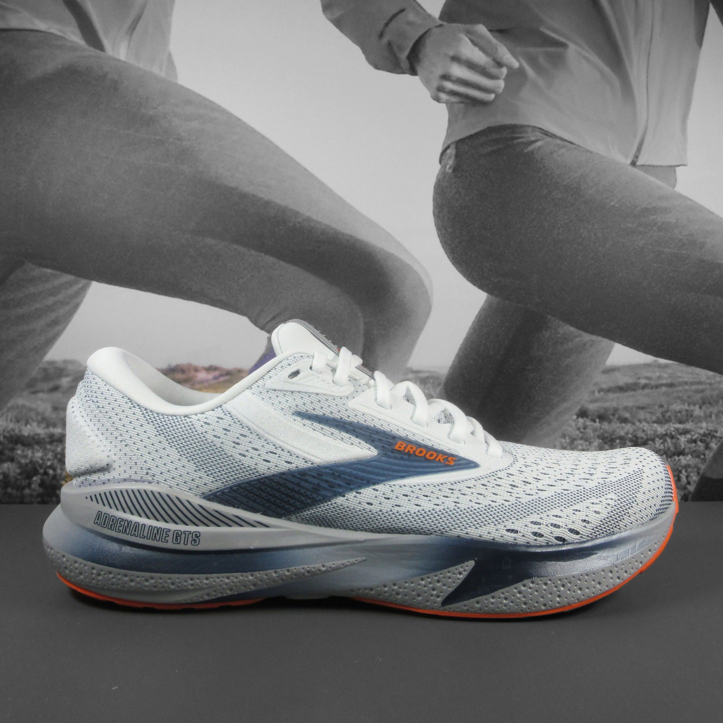 Brooks Adrenaline GTS 24 Mens - Durban Runner 7.5 / white peacoat alley