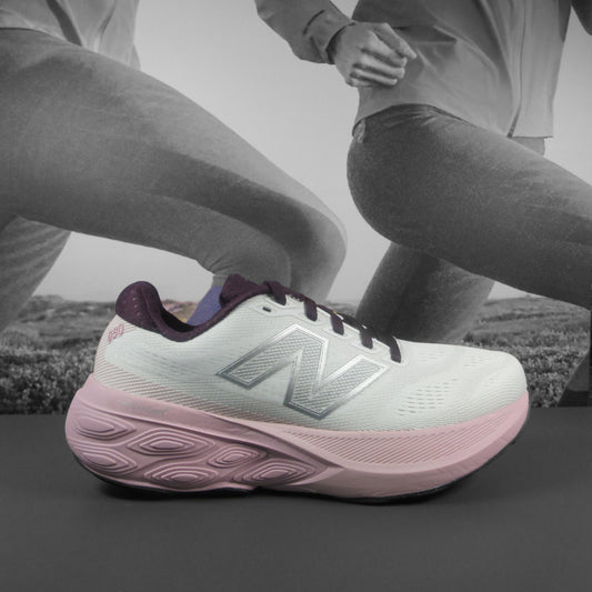 New Balance 880 V15 B Womens (Standard) - Durban Runner 4.5 / Pink/White