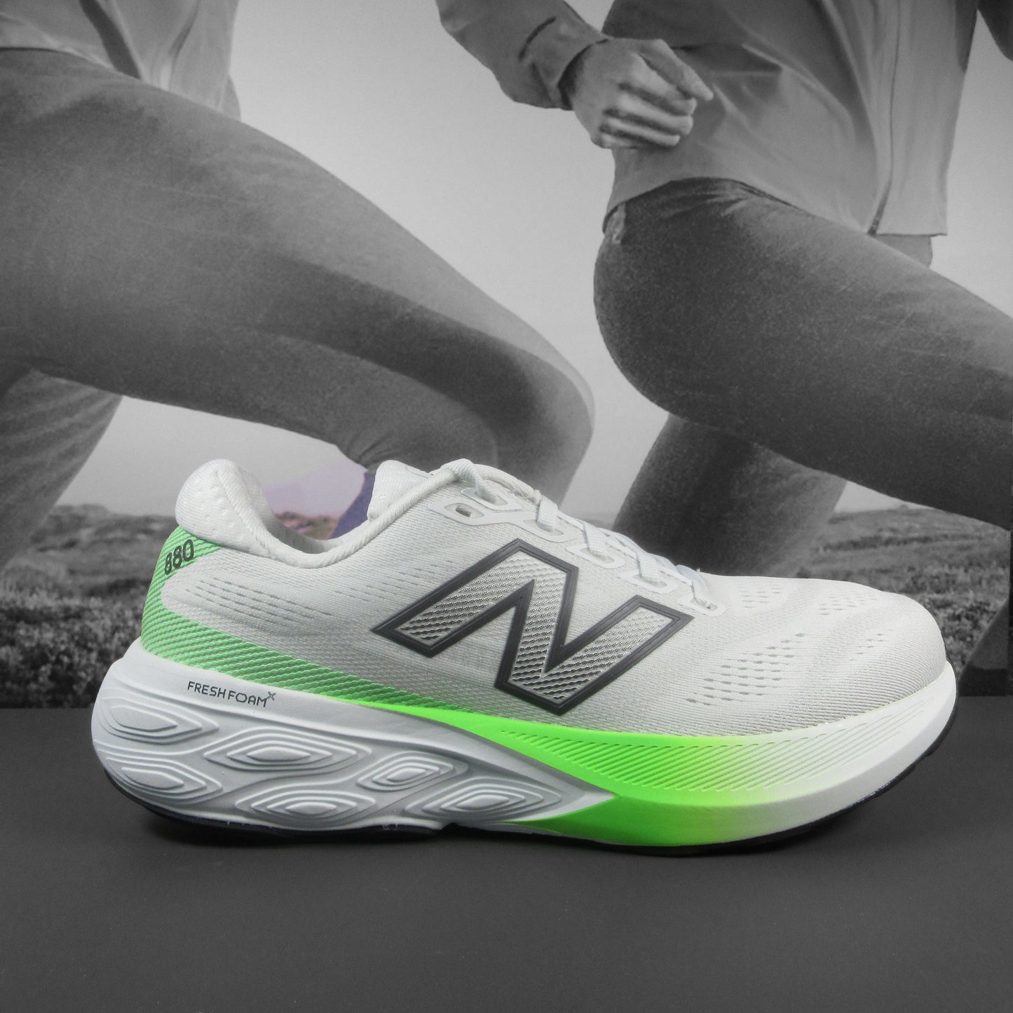 New Balance 880 V15 2E Mens (Wide) - Durban Runner 7.5 / White/Neon Green