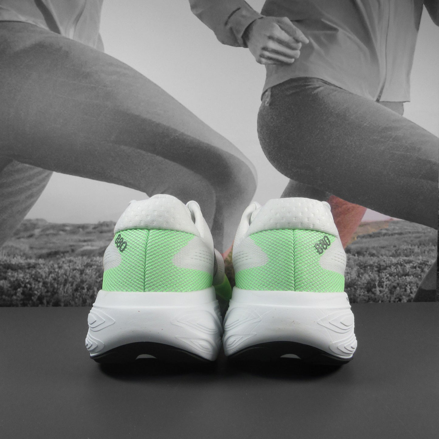 New Balance 880 V15 2E Mens (Wide) - Durban Runner 7.5 / White/Neon Green