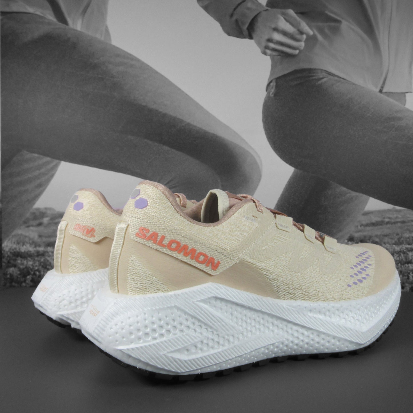 Salomon Aero Glide 3 GRVL Womens - Durban Runner 5.5 / Short Bread/White/Fusion Coral