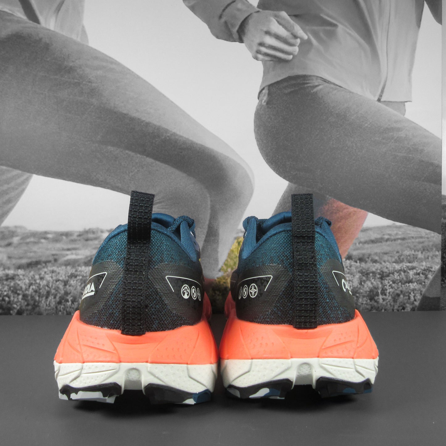 Brooks Cascadia 18 Womens - Durban Runner 4 / Black/Blue/Orange