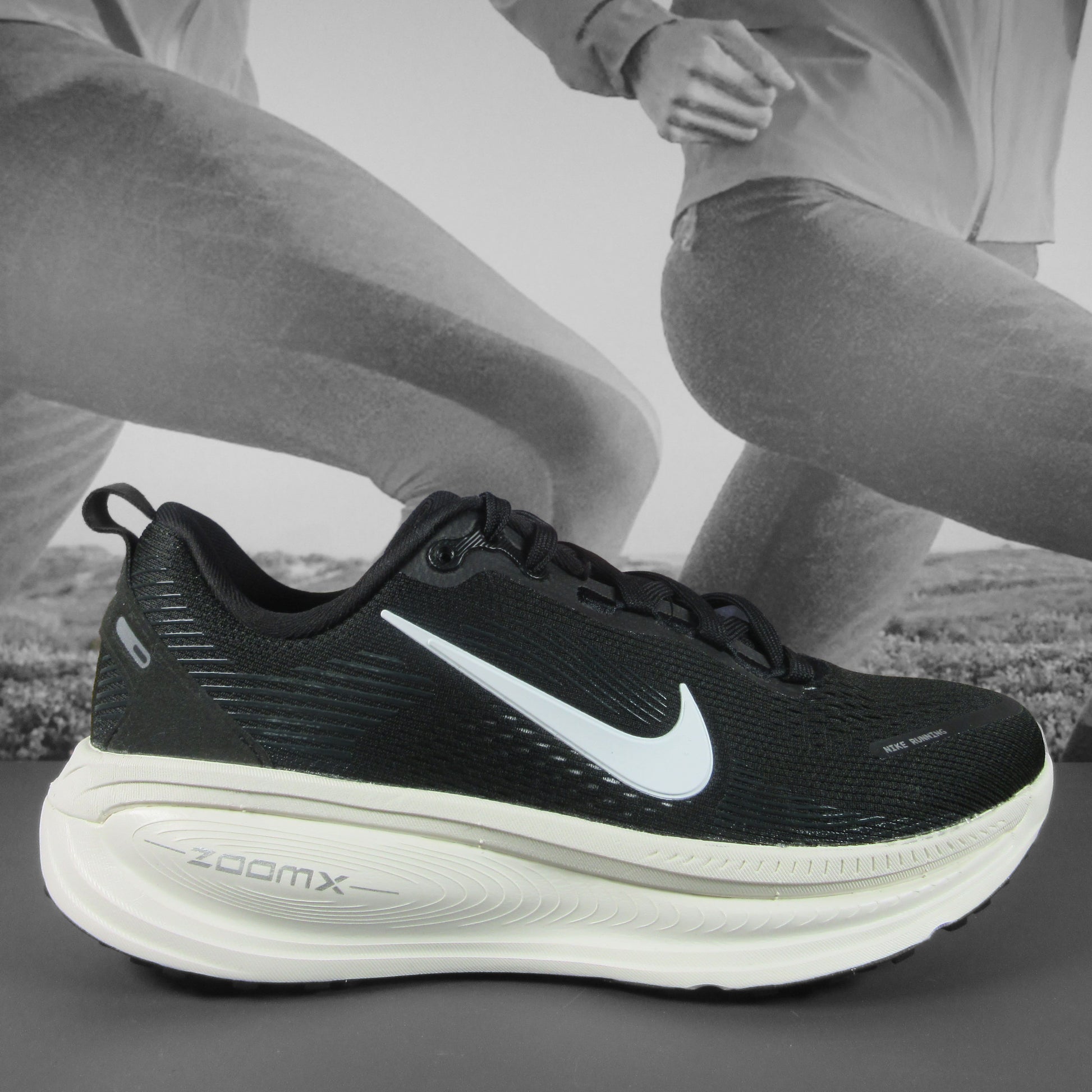 Nike Vomero 18 Womens - Durban Runner 5 / BLACK/SUMMIT WHITE-COCONUT MILK