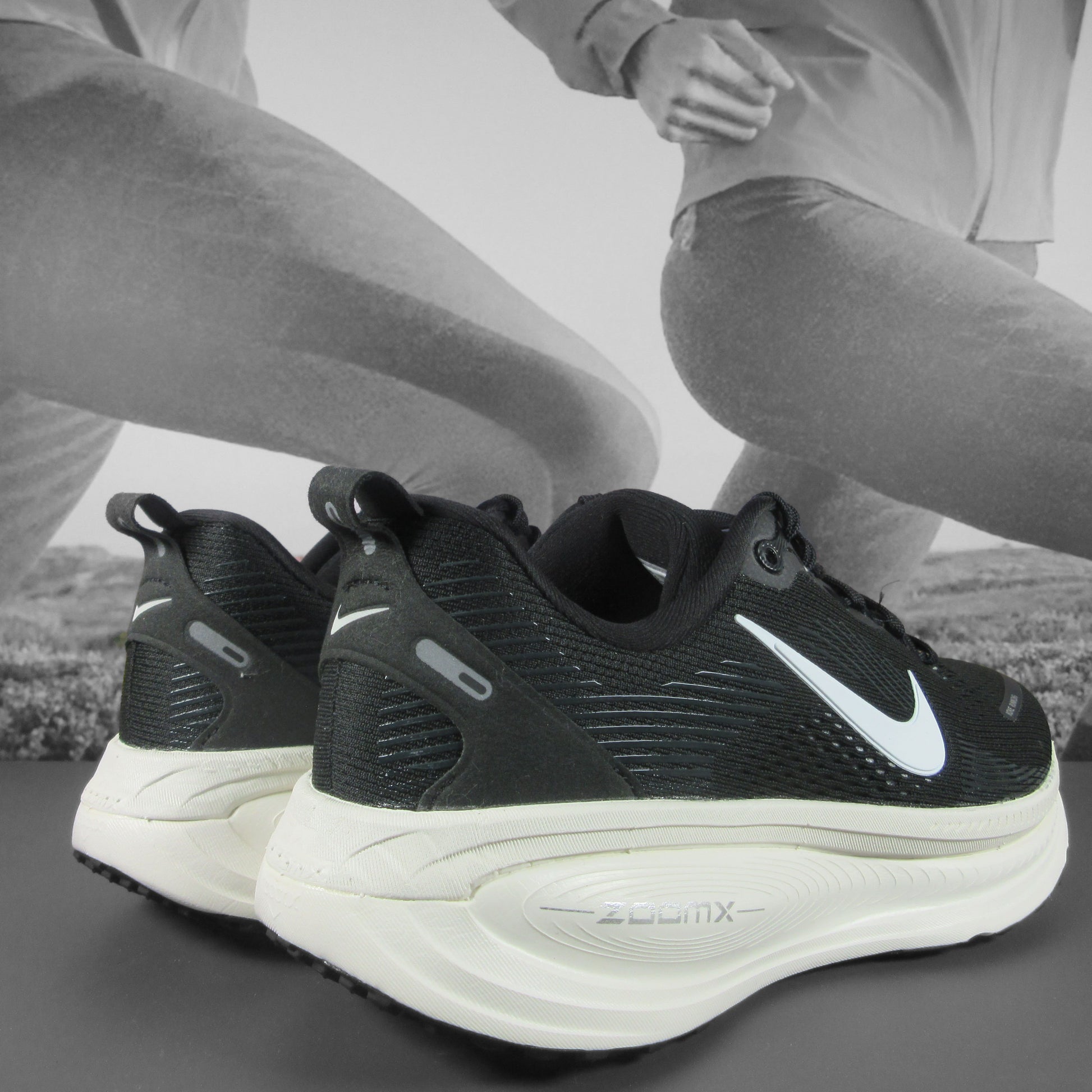 Nike Vomero 18 Womens - Durban Runner 5 / BLACK/SUMMIT WHITE-COCONUT MILK