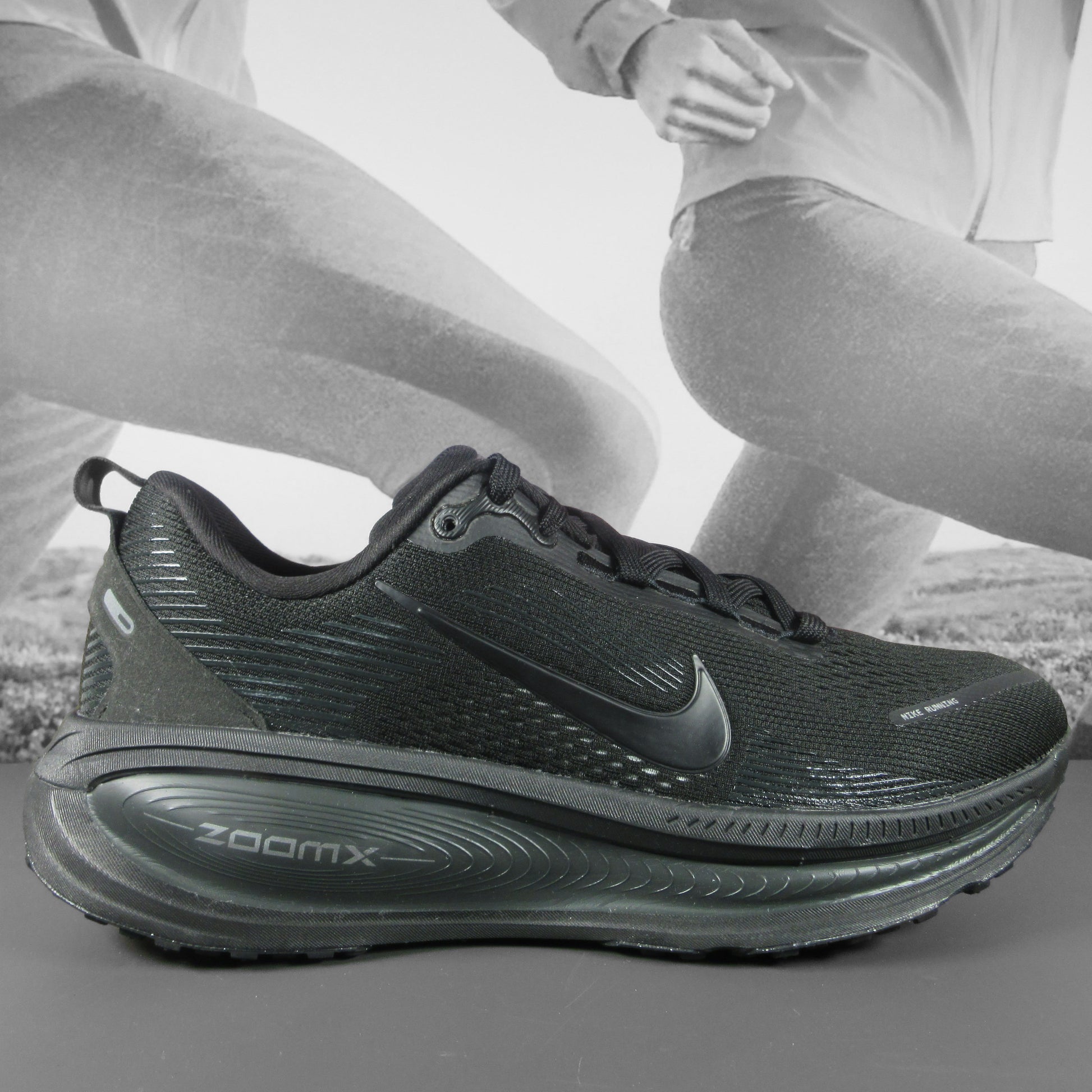 Nike Vomero 18 Mens - Durban Runner 8 / BLACK/BLACK-DK SMOKE GREY-LT SMOKE GREY
