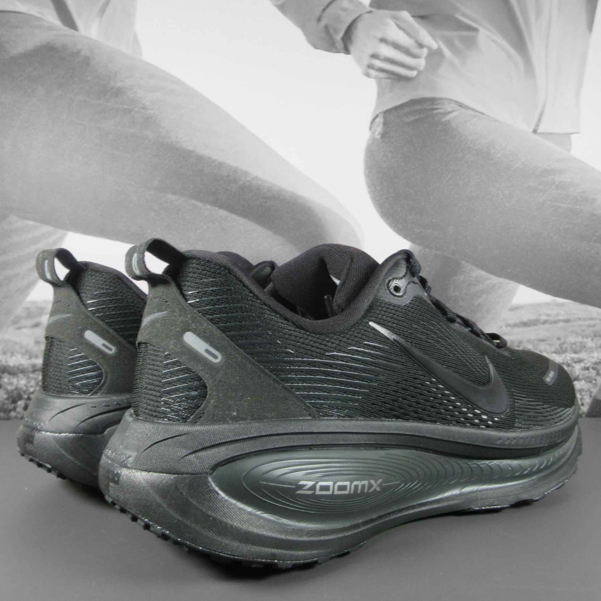 Nike Vomero 18 Mens - Durban Runner 8 / BLACK/BLACK-DK SMOKE GREY-LT SMOKE GREY
