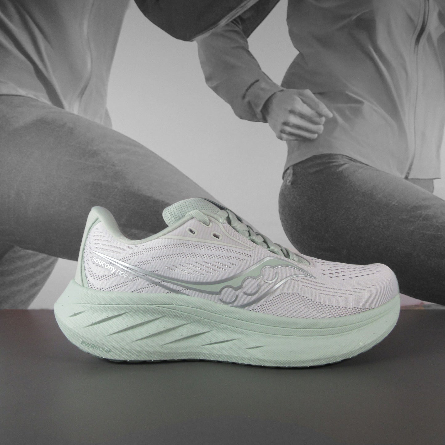 Saucony Triumph 23 Womens Running Shoe - Durban Runner 4 / iceberg/aloe