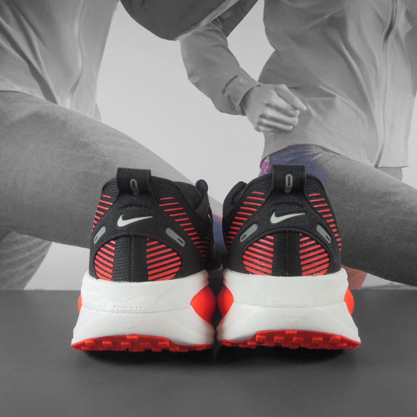Nike Vomero 18 Mens Running Shoes - Durban Runner 6.5 / BLACK/SUMMIT WHITE-BRIGHT CRIMSON