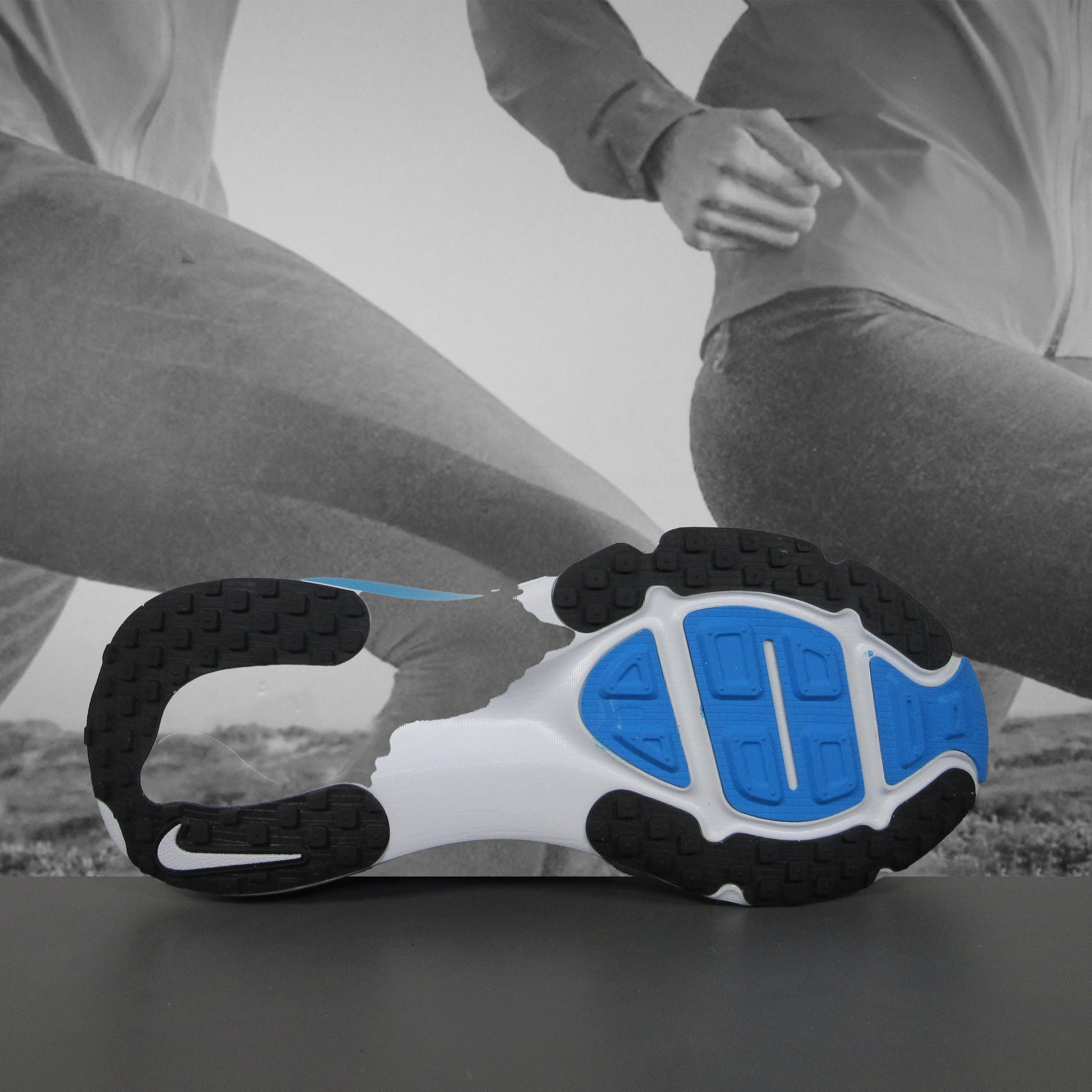 Nike Vomero 18 Mens Road Running Shoes - Durban Runner 8 / WHITE/BLACK-BLUE HERO