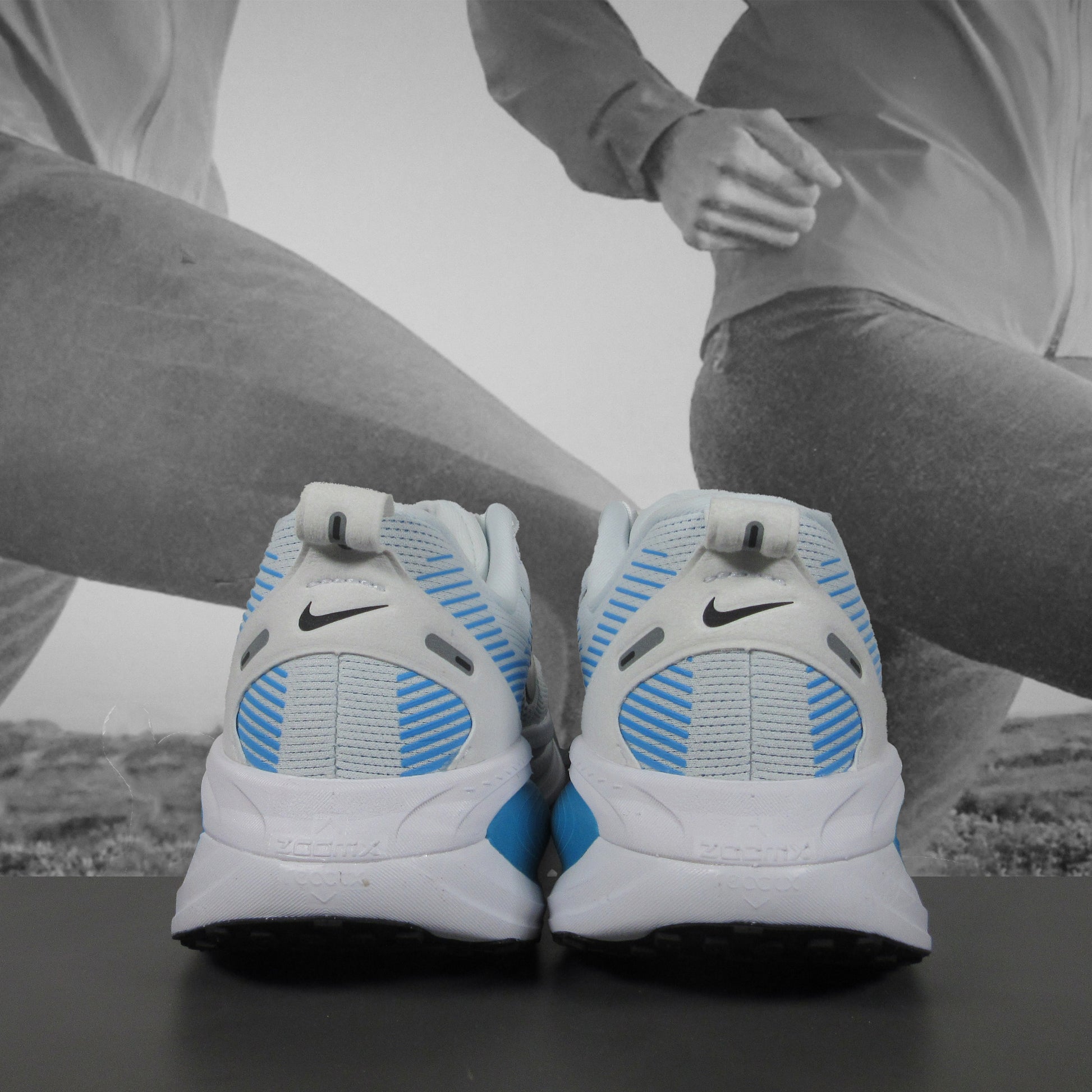Nike Vomero 18 Mens Road Running Shoes - Durban Runner 8 / WHITE/BLACK-BLUE HERO