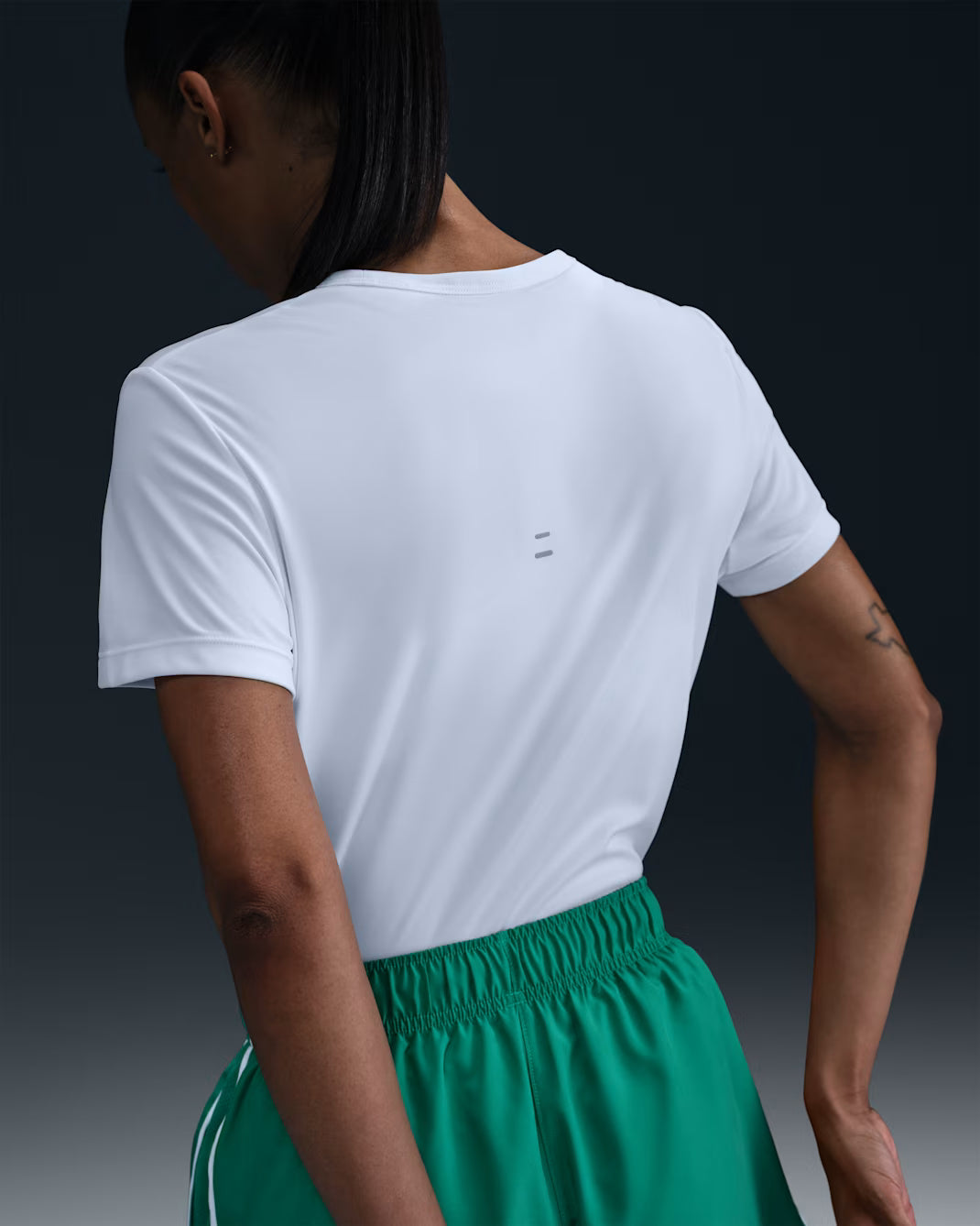 Nike Tempo Women's Dri-FIT Short-Sleeve Running Top - Durban Runner XS / White/Reflective Silv