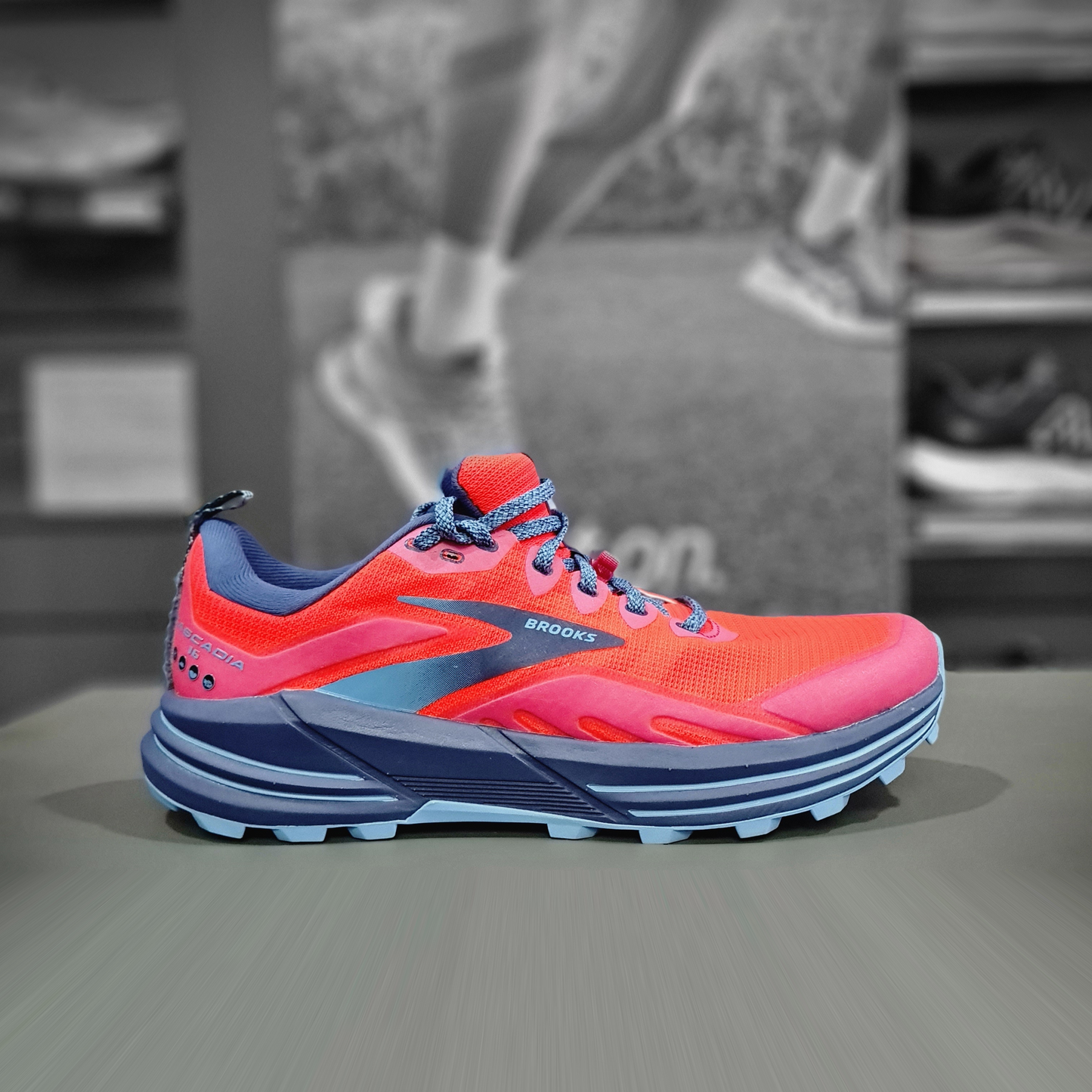 Women's brooks cascadia shoes hotsell