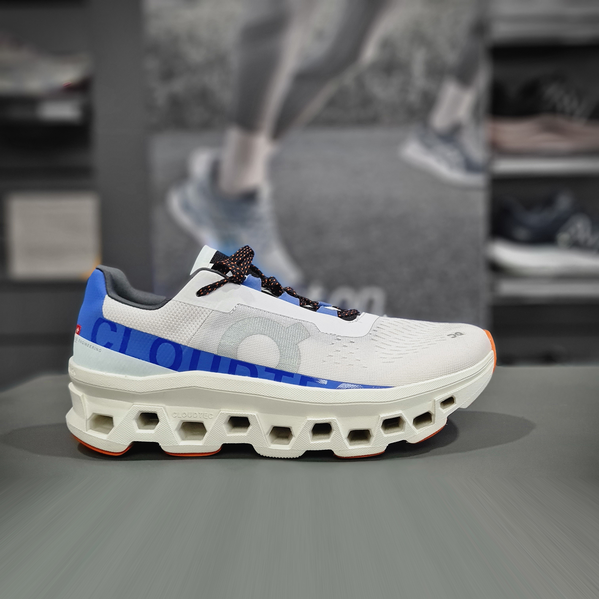 On Cloud Monster Womens - Durban Runner