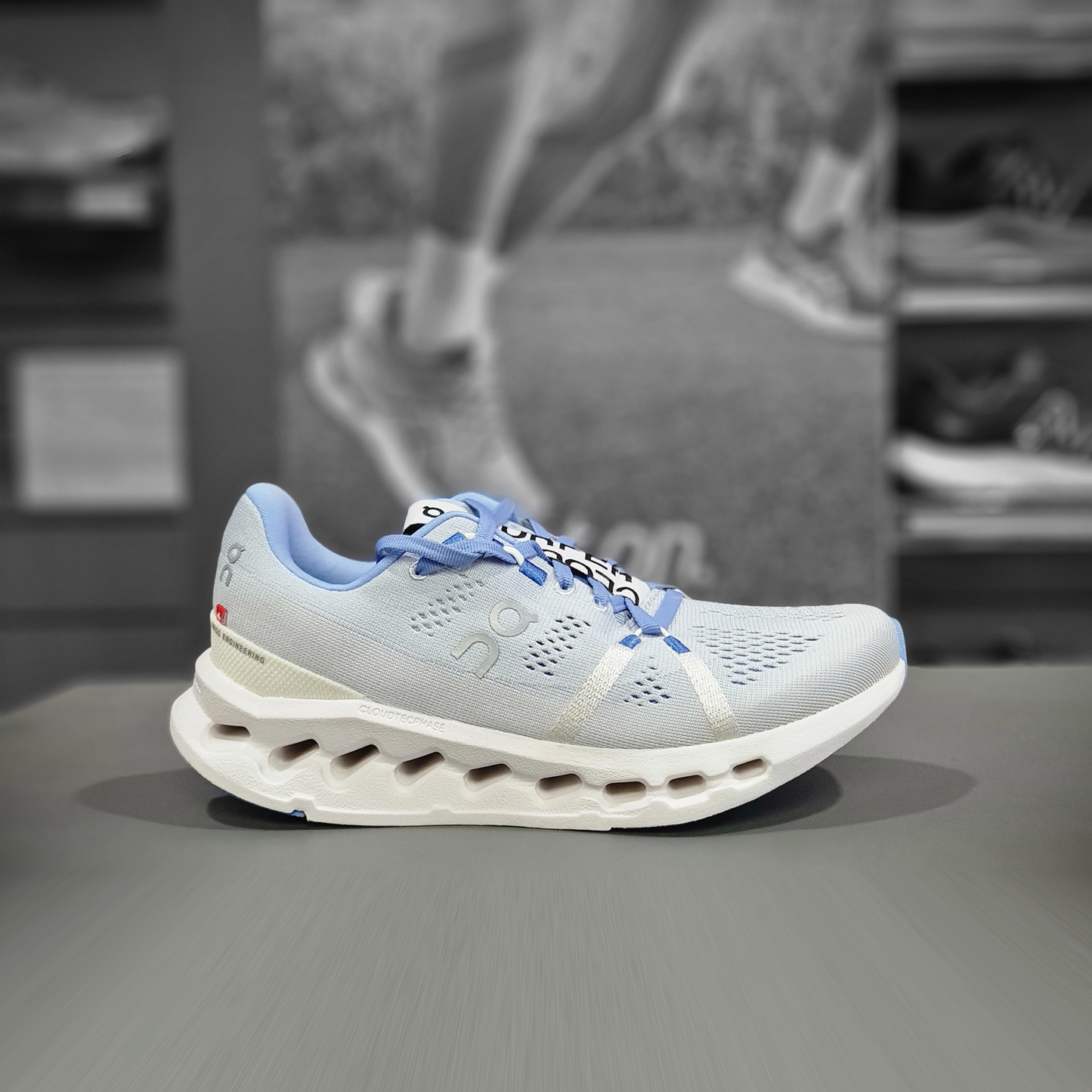 On Cloud Surfer Womens - Durban Runner 8 / Heather/White