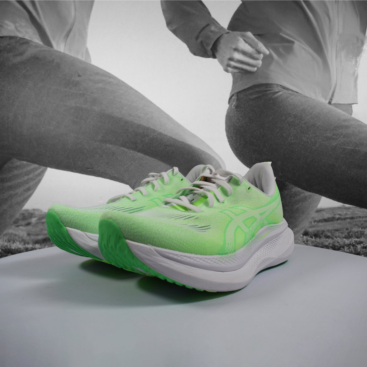 Asics GLIDERIDE MAX 2 Womens Road Running Shoes - Durban Runner 5 / WHITE/VITAL GREEN
