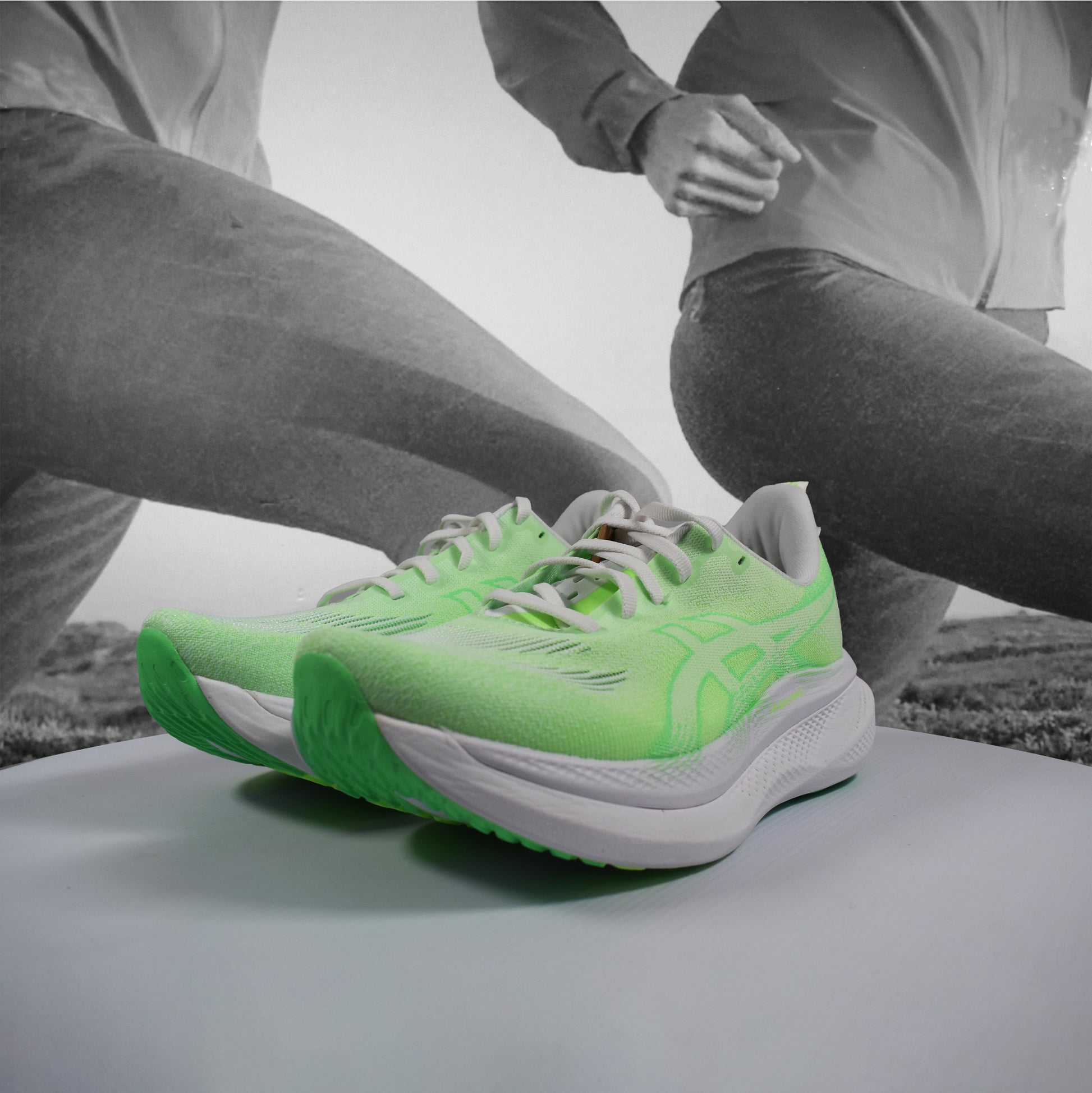 Asics GLIDERIDE MAX 2 Womens Road Running Shoes - Durban Runner 5 / WHITE/VITAL GREEN