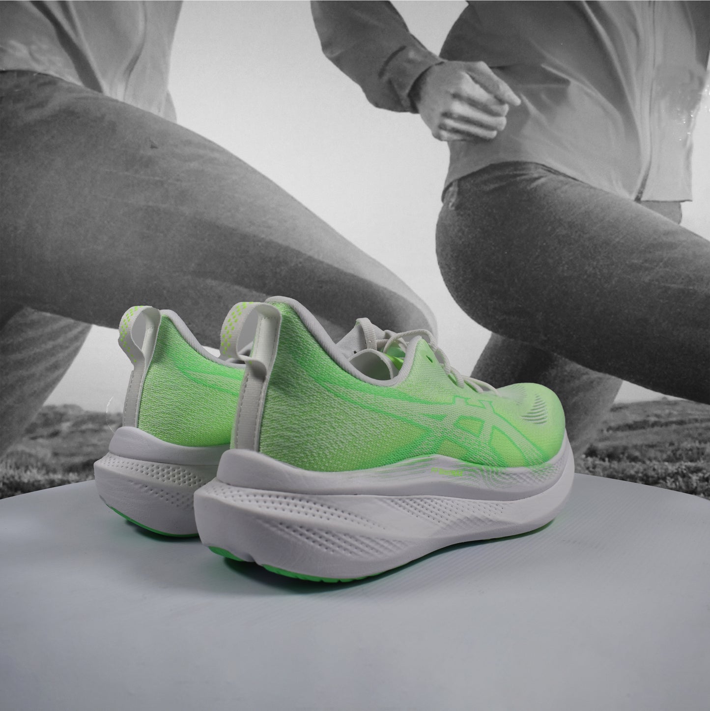 Asics GLIDERIDE MAX 2 Womens Road Running Shoes - Durban Runner 5 / WHITE/VITAL GREEN