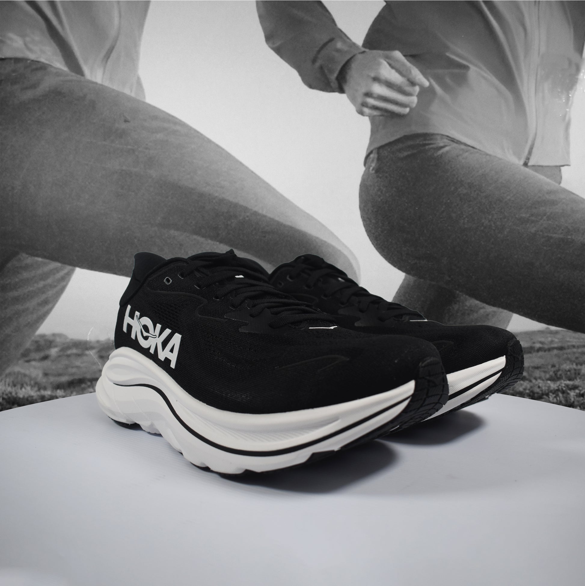 Hoka Clifton 10 Wide Mens - Durban Runner 7 / BWHT