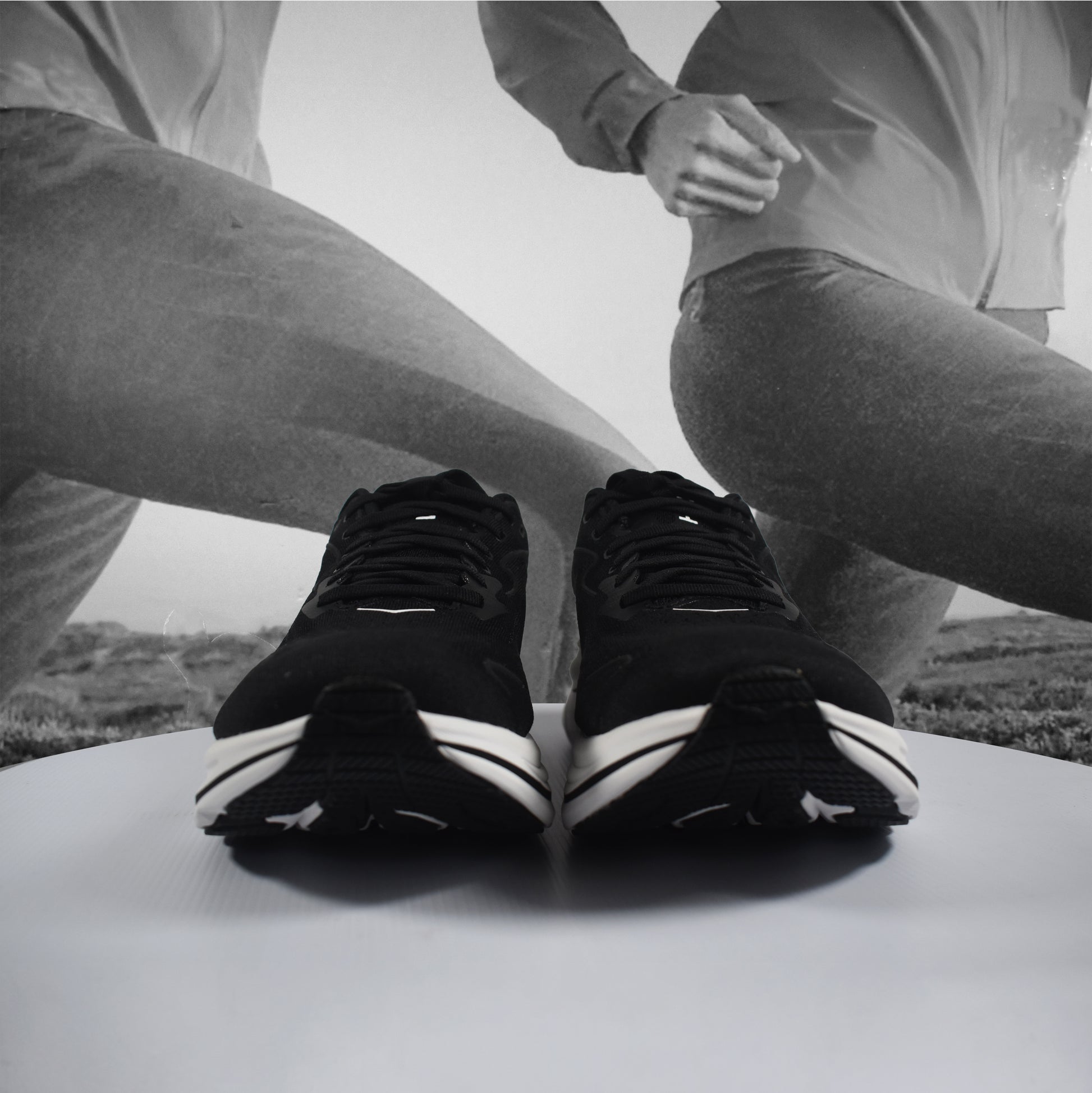 Hoka Clifton 10 Wide Mens - Durban Runner 7 / BWHT