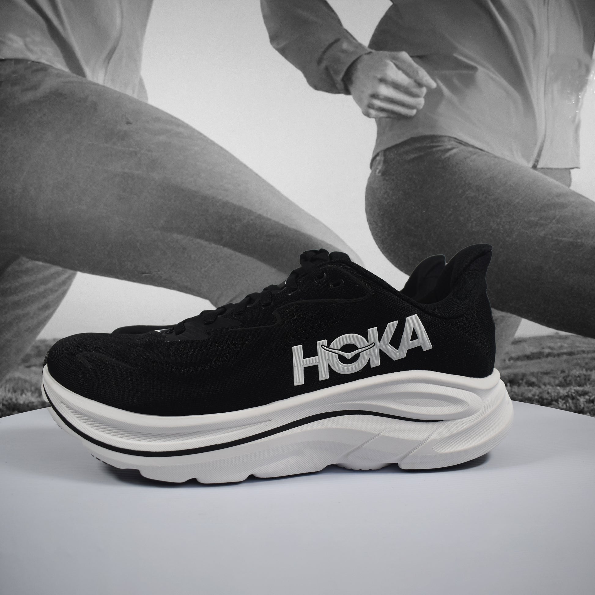 Hoka Clifton 10 Wide Mens - Durban Runner 7 / BWHT