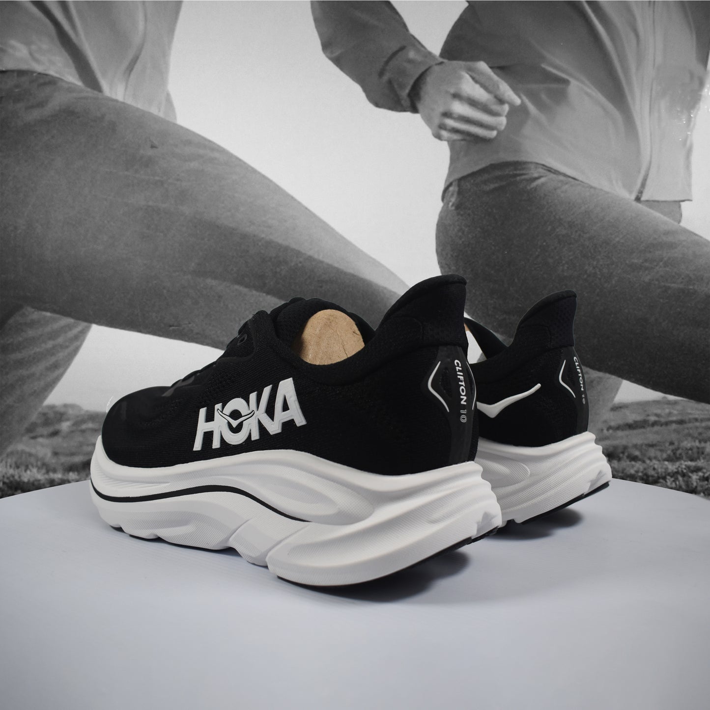 Hoka Clifton 10 Wide Mens - Durban Runner 7 / BWHT