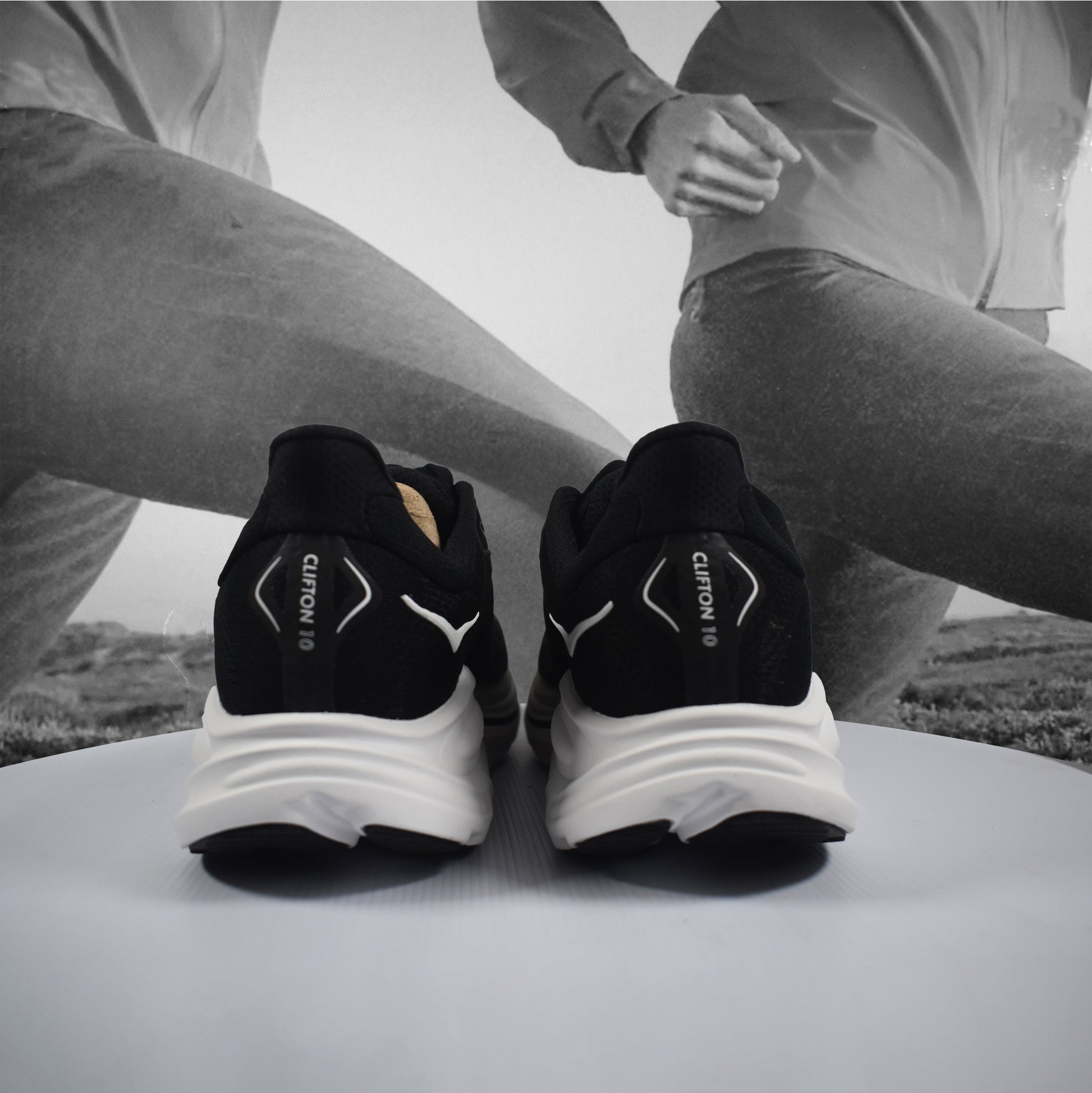 Hoka Clifton 10 Wide Mens - Durban Runner 7 / BWHT