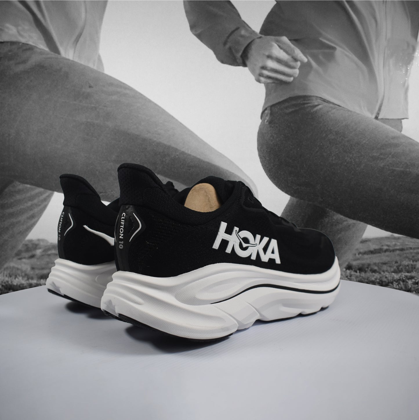 Hoka Clifton 10 Wide Mens - Durban Runner 7 / BWHT