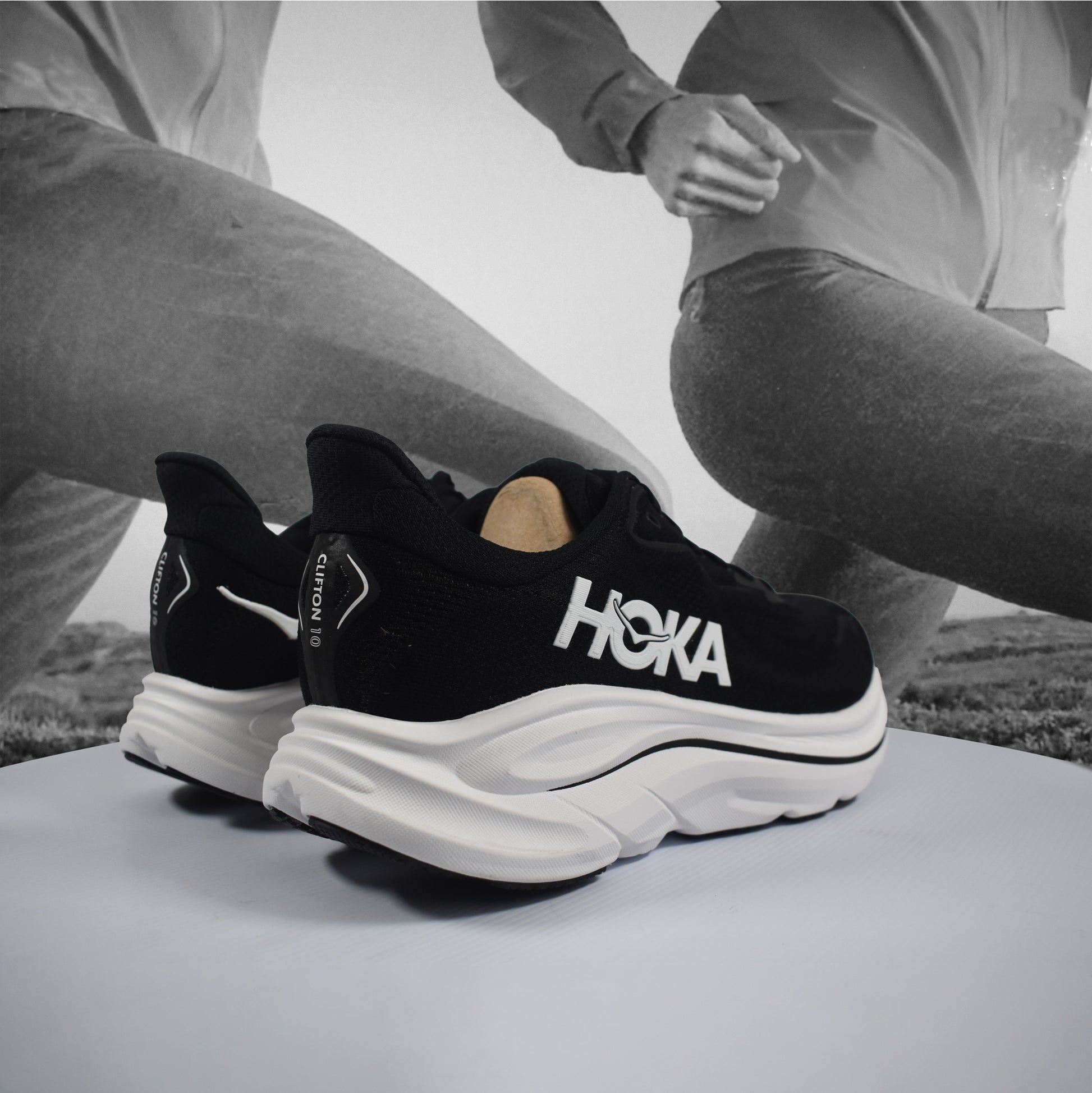 Hoka Clifton 10 Wide Mens - Durban Runner 7 / BWHT