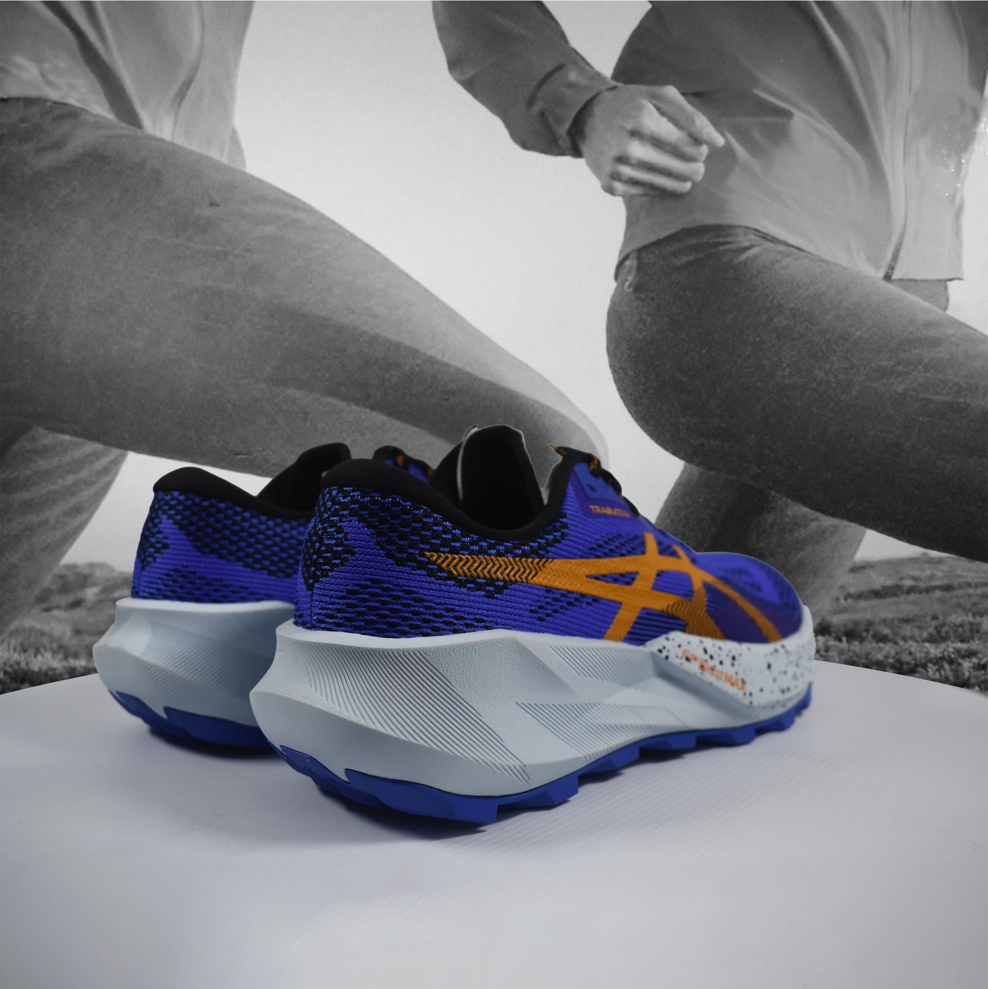 Asics Trabuco 14 Mens Trail Running - Durban Runner 7.5 / cobalburst/sandstorm