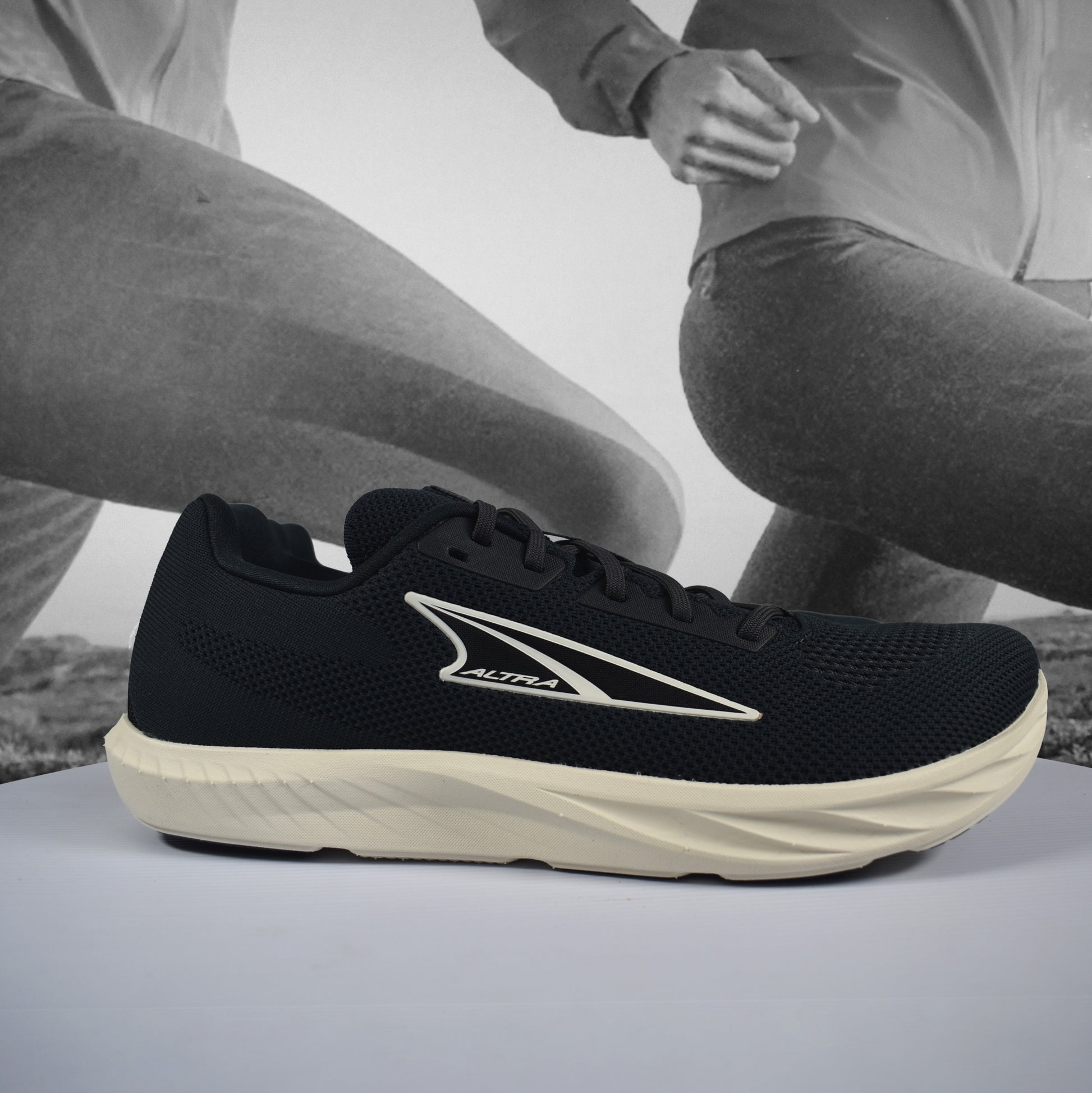 Altra Escalante 4 Mens - Durban Runner 7 / Black/White