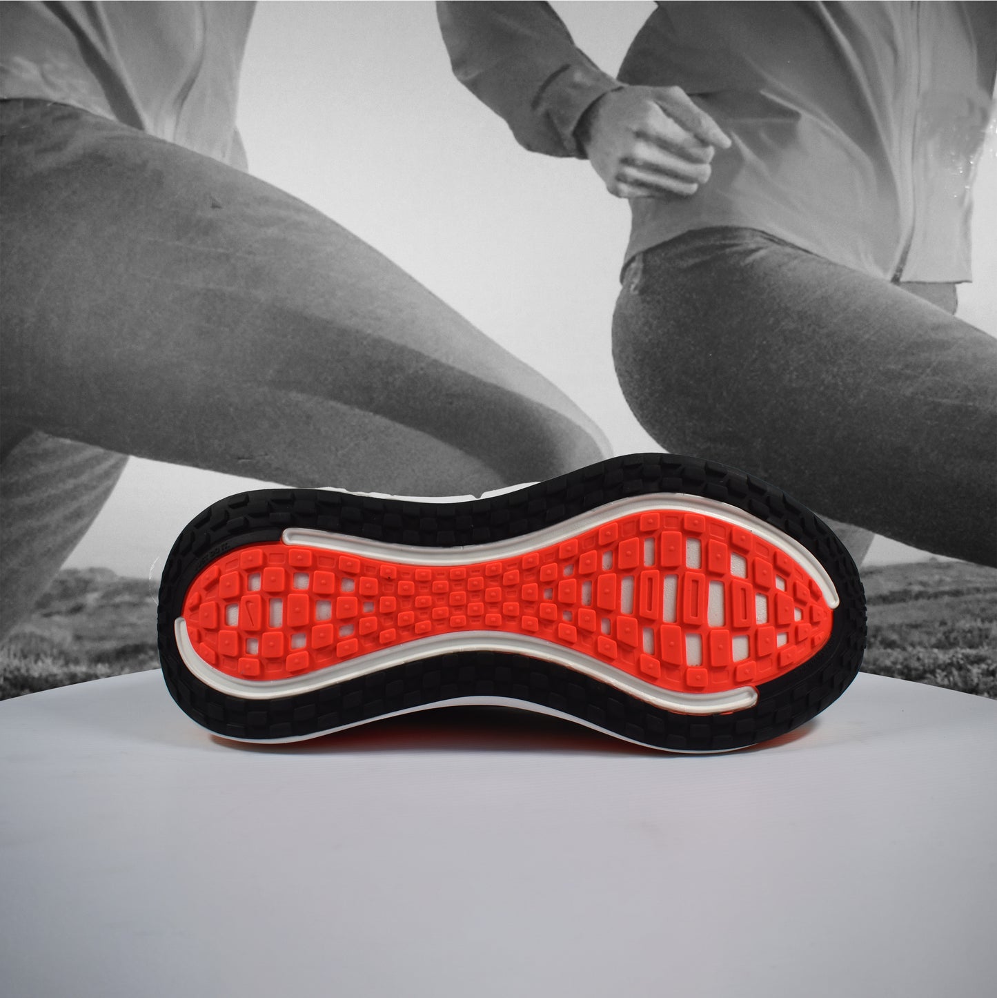 Nike Vomero Plus Men's Road Running Shoes - Durban Runner 7 / Black/White-Bright Crimson-Sail