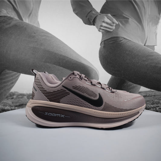 Nike Vomero 18 Women's Road Running Shoes - Durban Runner 5.5 / Particle Rose/Off Noir-Silt Red-Tattoo