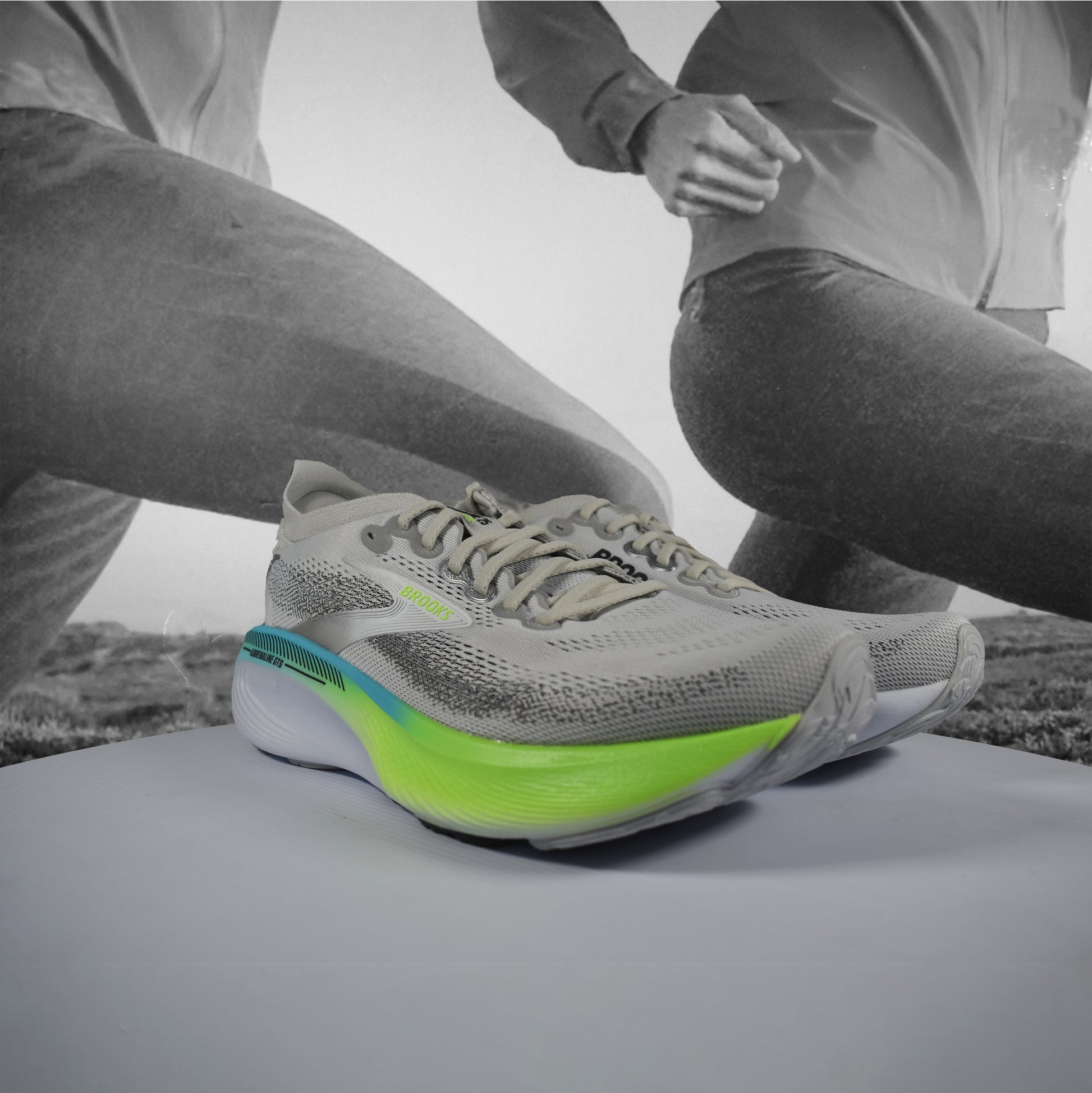 Brooks Adrenaline GTS 25 Mens Running Shoes - Durban Runner 7 / Oyster/Green Gecko/Blue