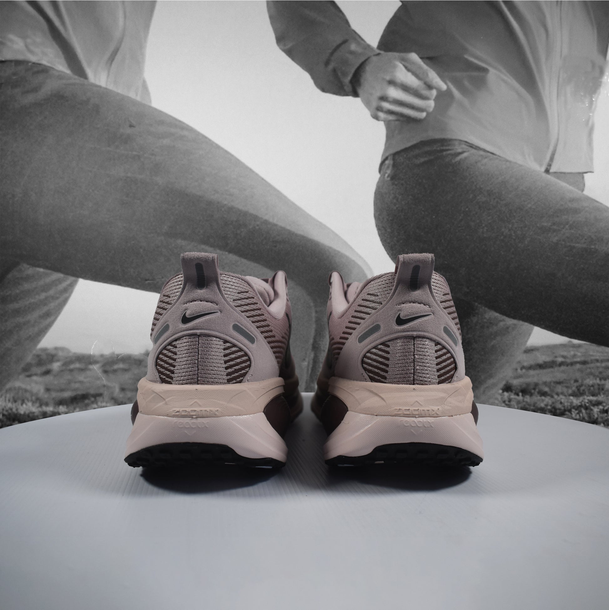 Nike Vomero 18 Women's Road Running Shoes - Durban Runner 5.5 / Particle Rose/Off Noir-Silt Red-Tattoo